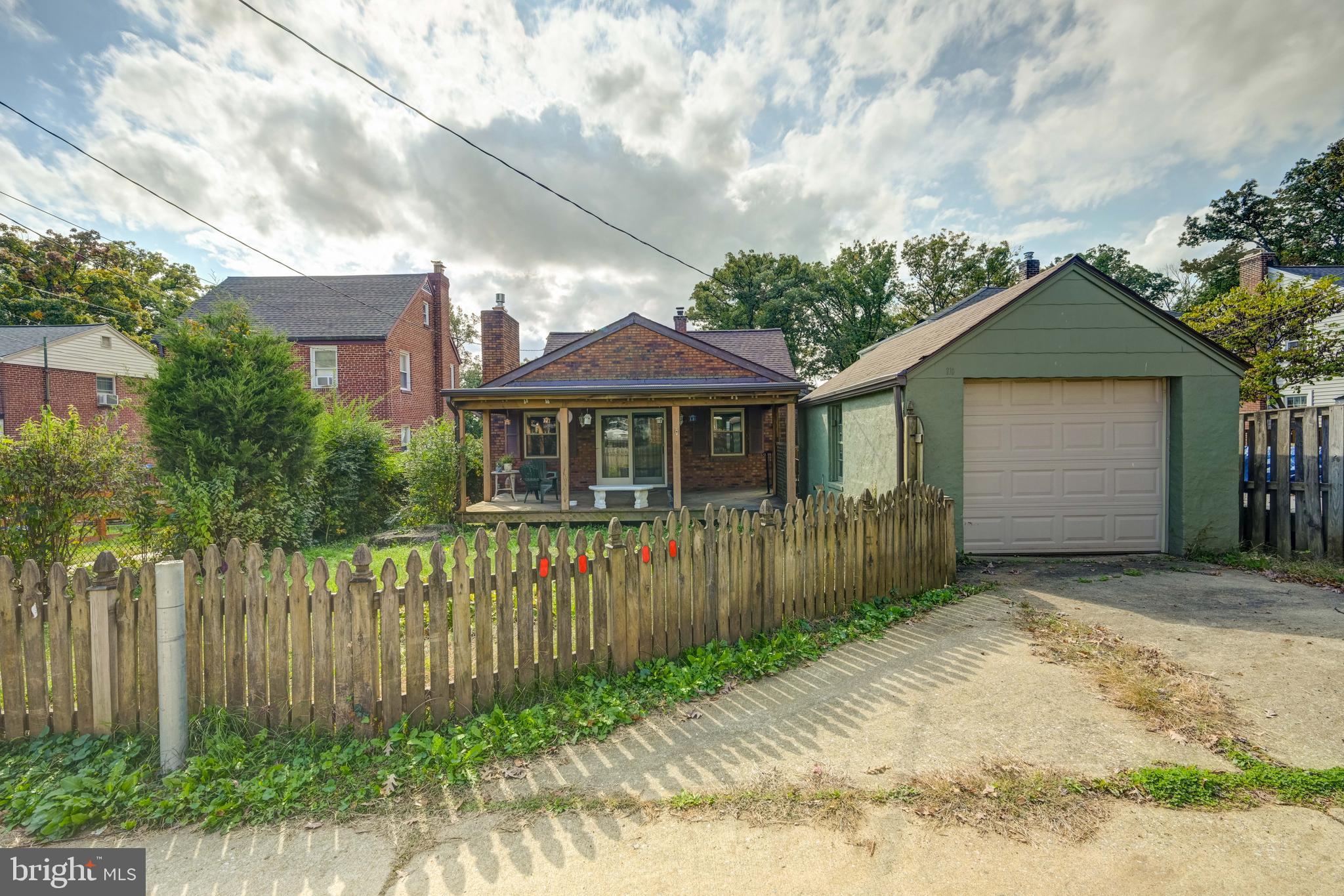 OVERLEA MANOR - Residential