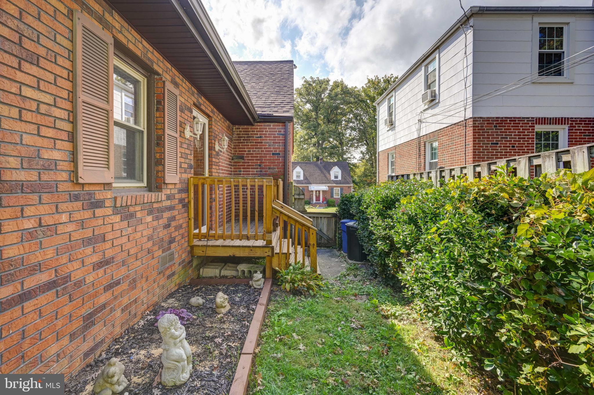 OVERLEA MANOR - Residential