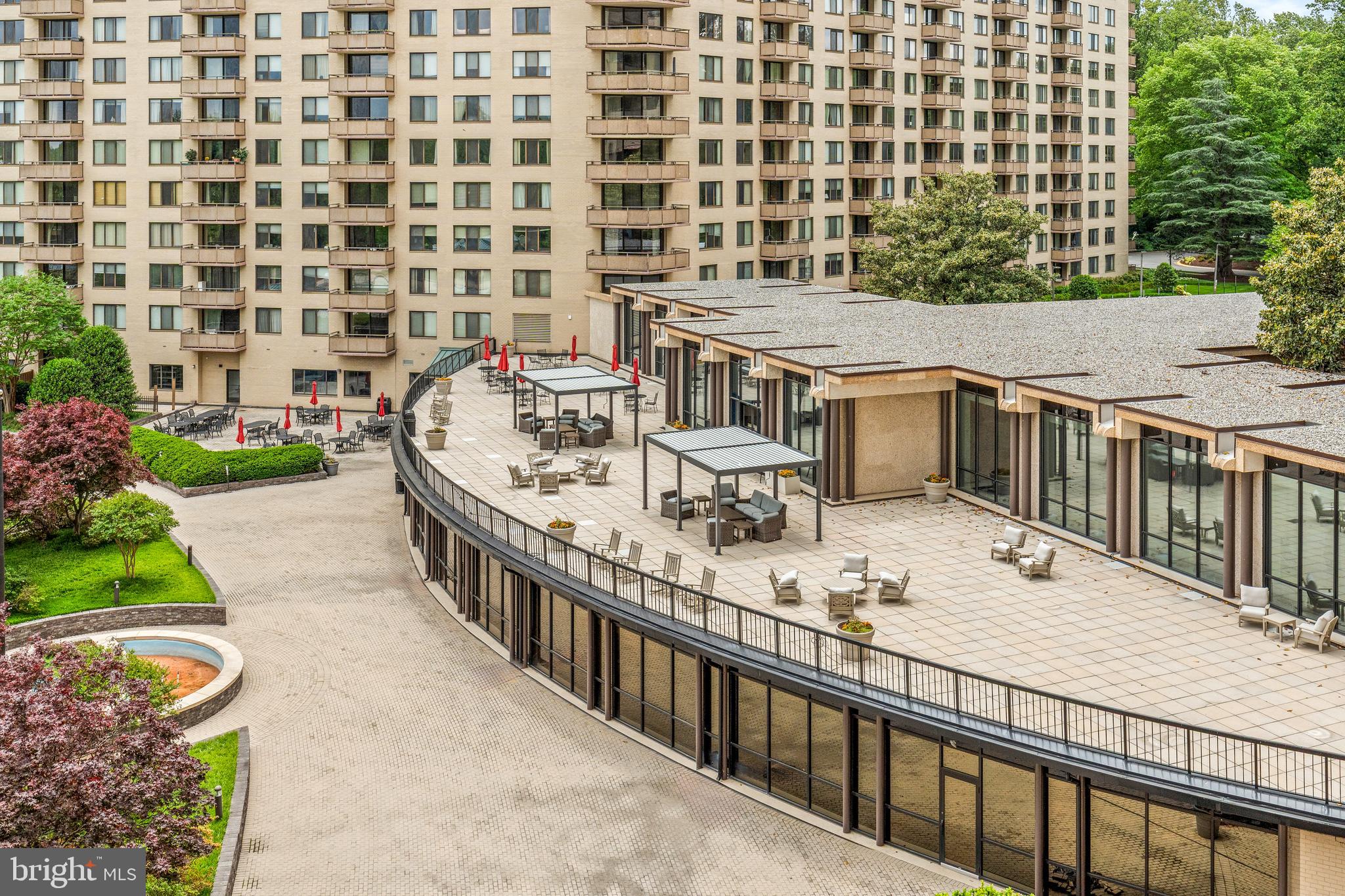 PROMENADE TOWERS - Residential