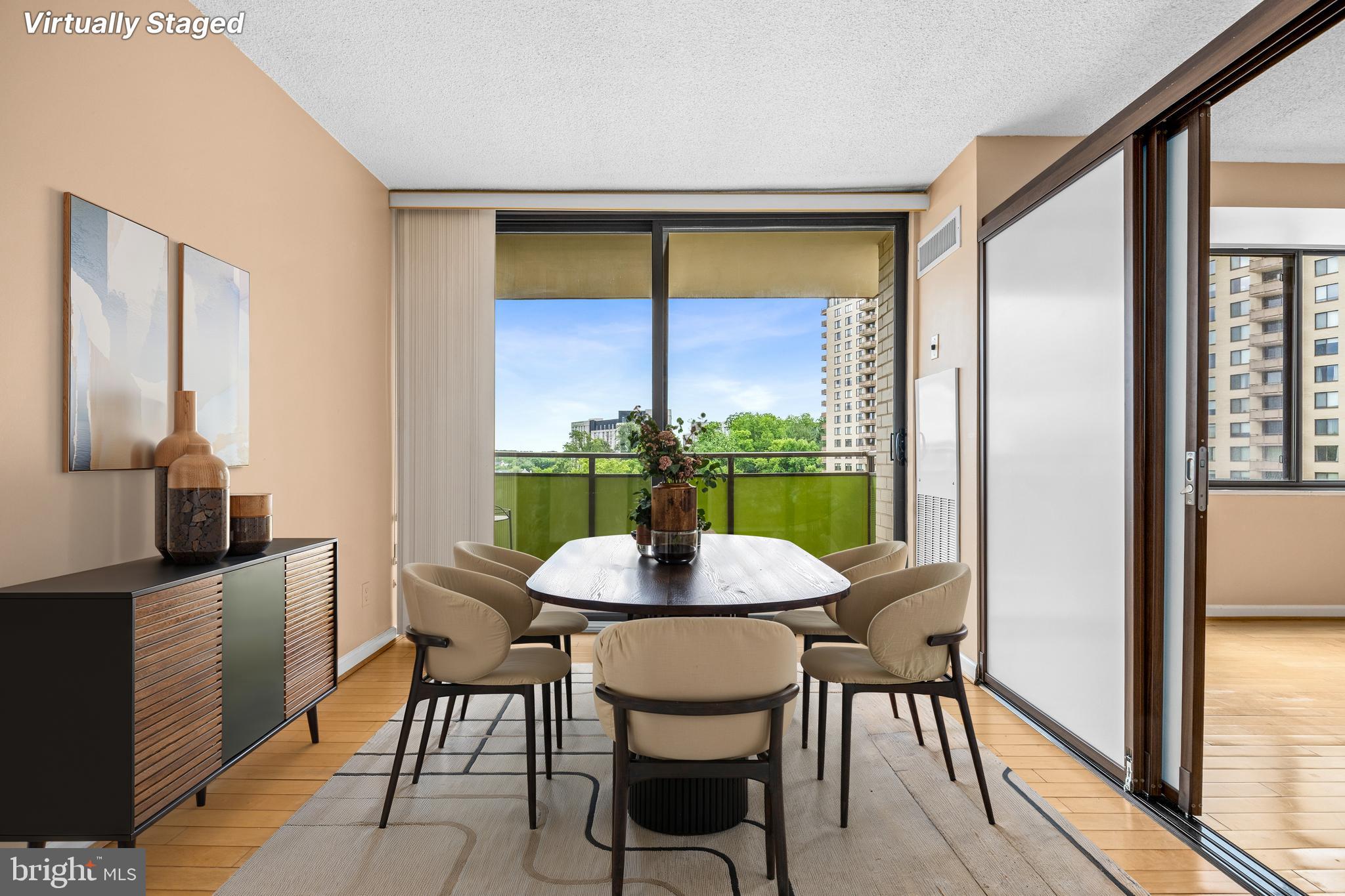 PROMENADE TOWERS - Residential