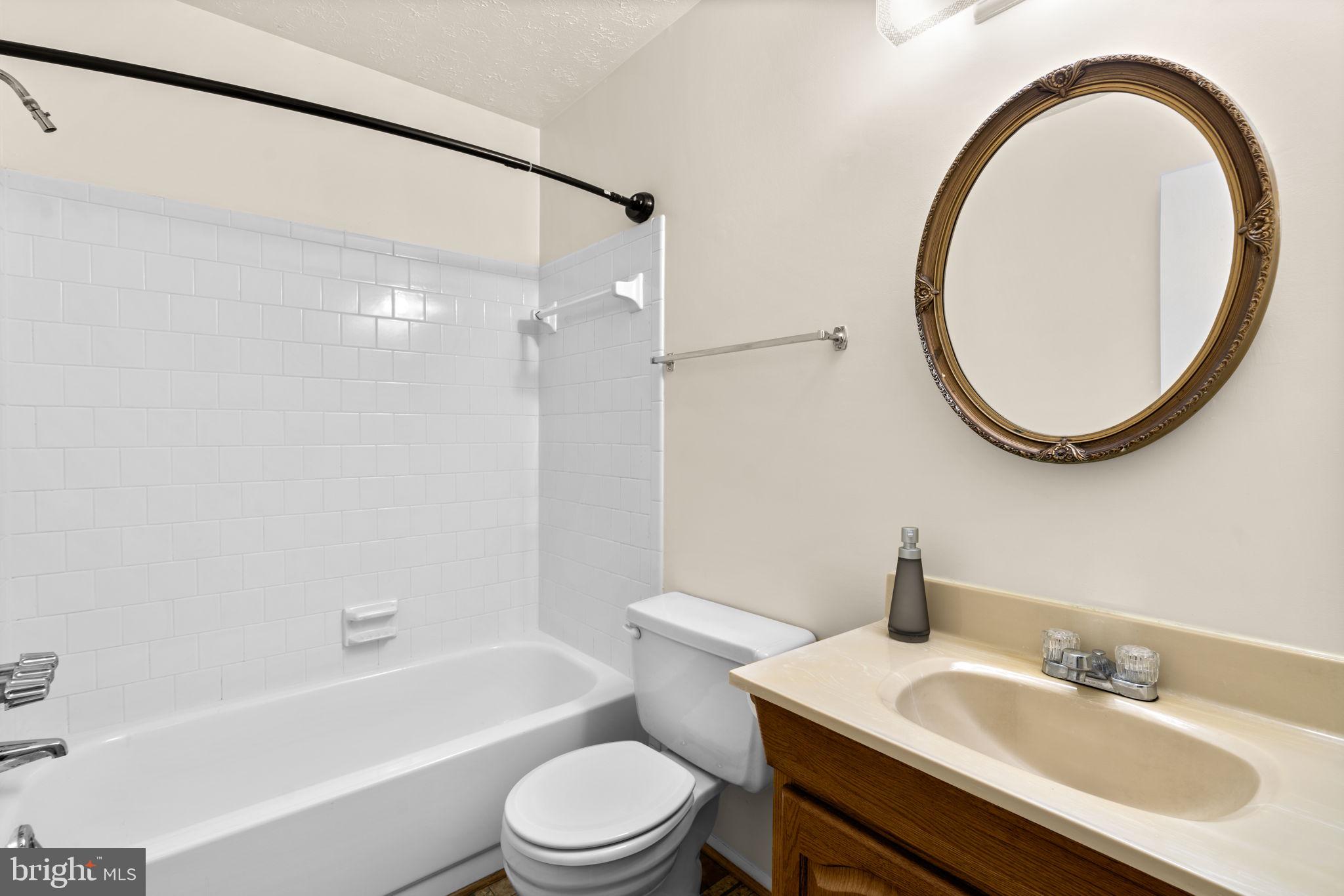 THE PROVINCES - Residential