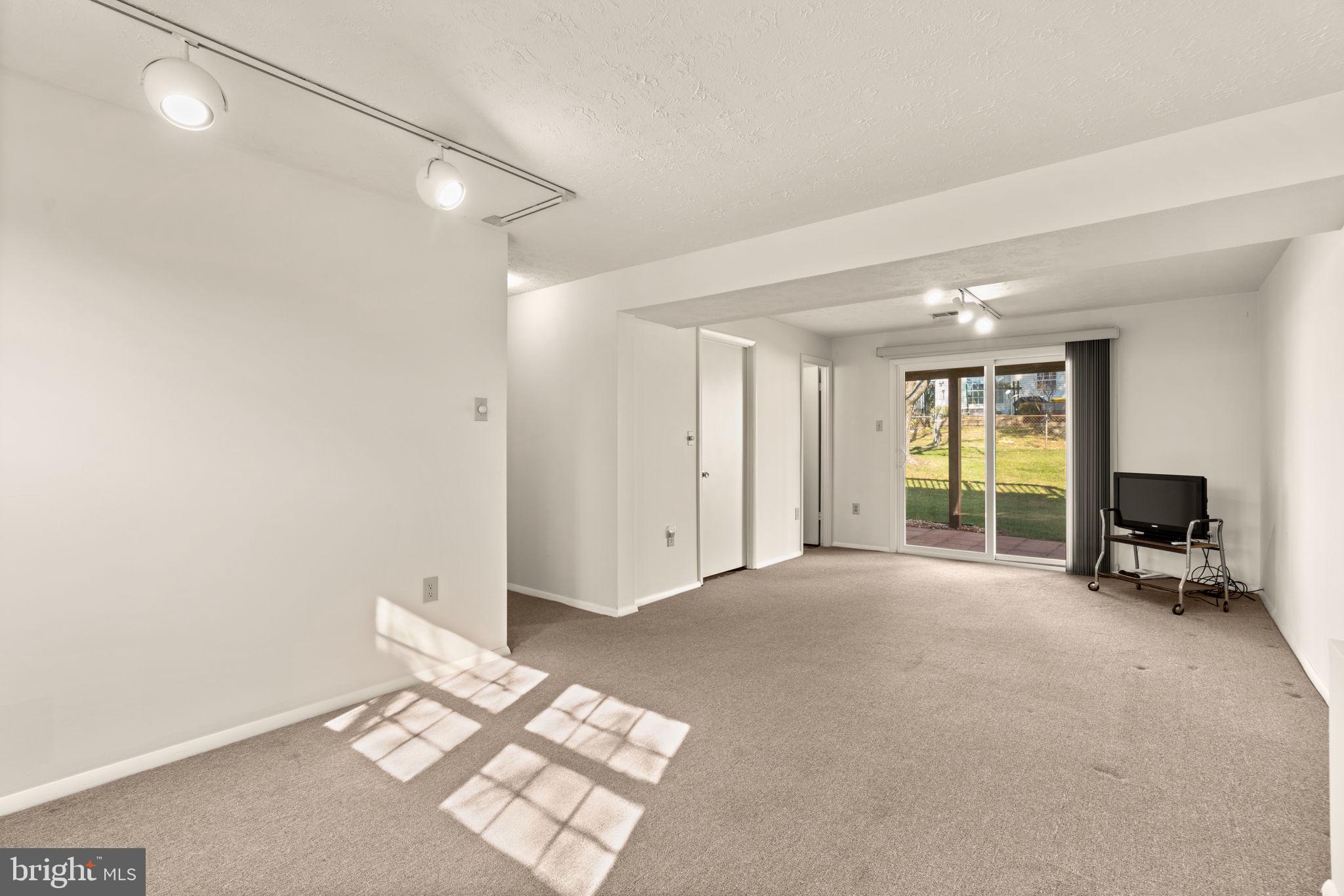 THE PROVINCES - Residential