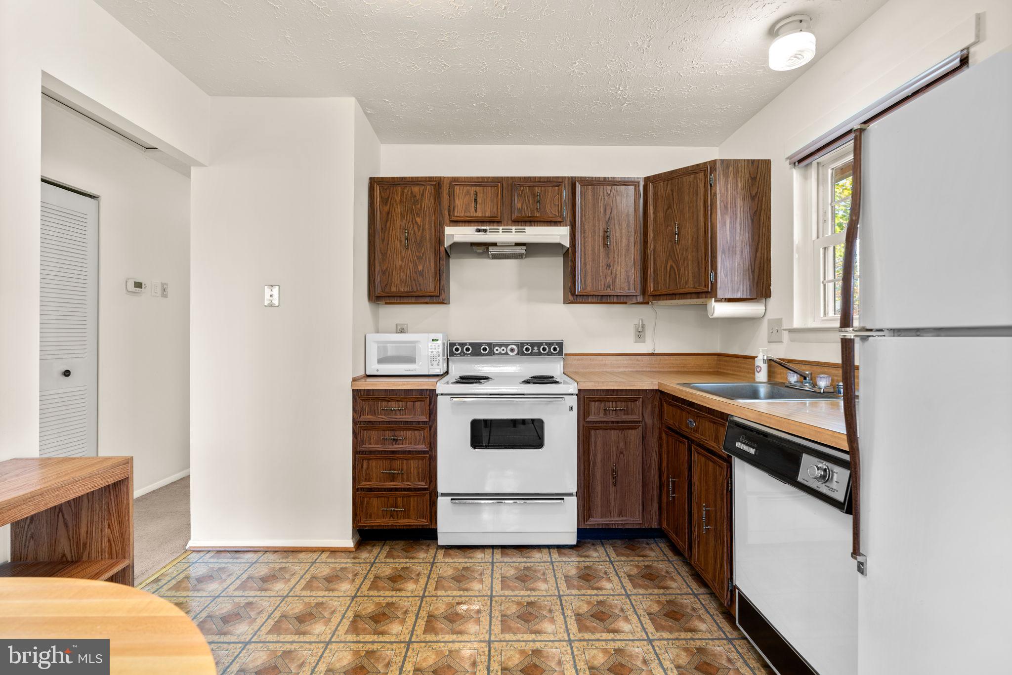 THE PROVINCES - Residential