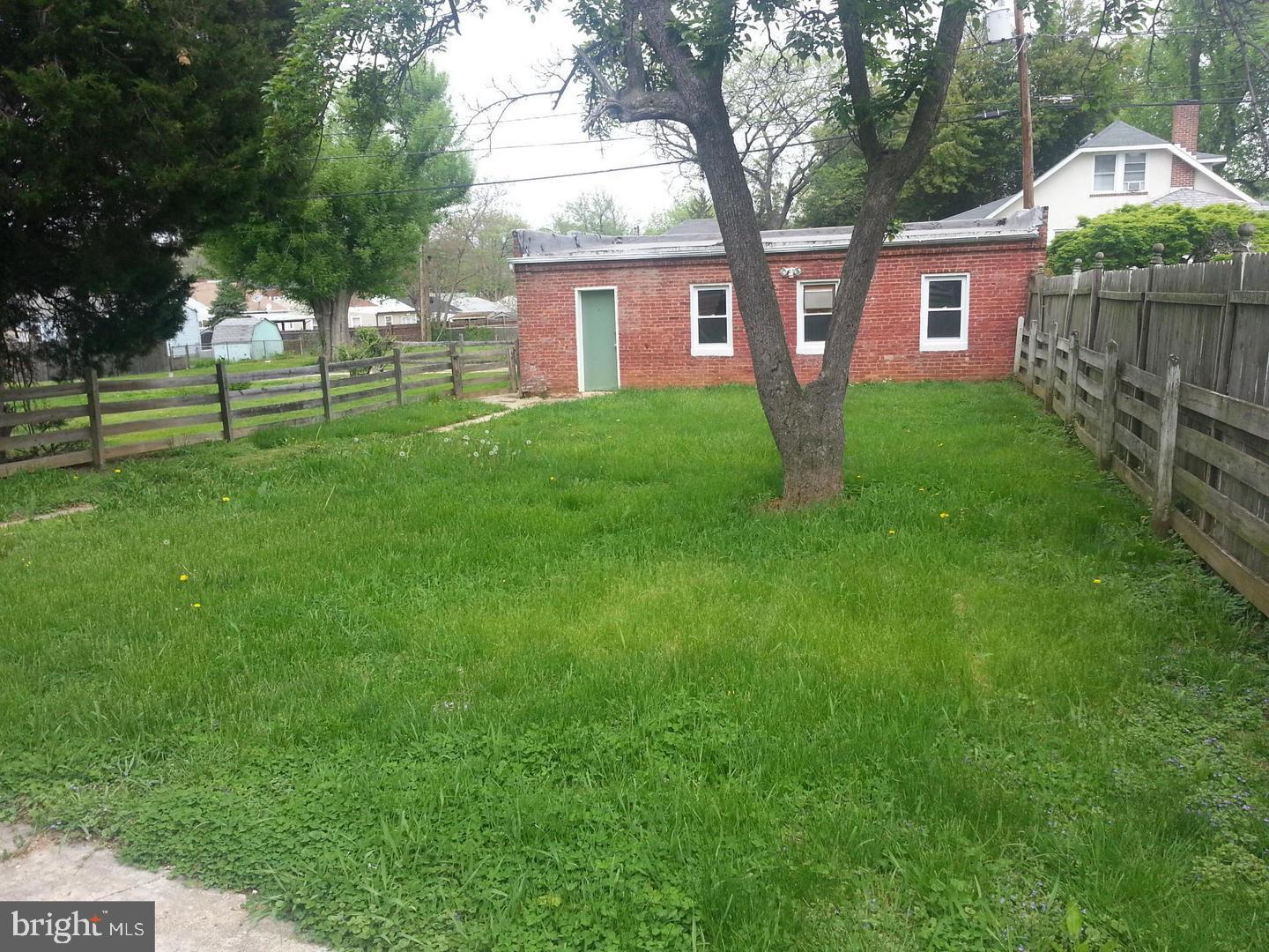 LAURAVILLE HISTORIC DISTRICT - Residential