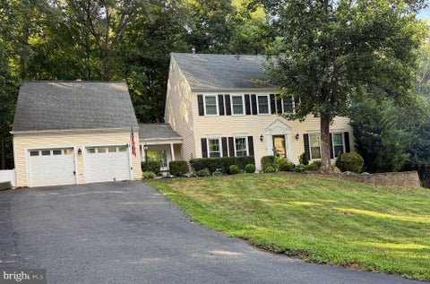 Photo of 12126 Darnley Road, WOODBRIDGE, VA 22192 (MLS # VAPW2128524)