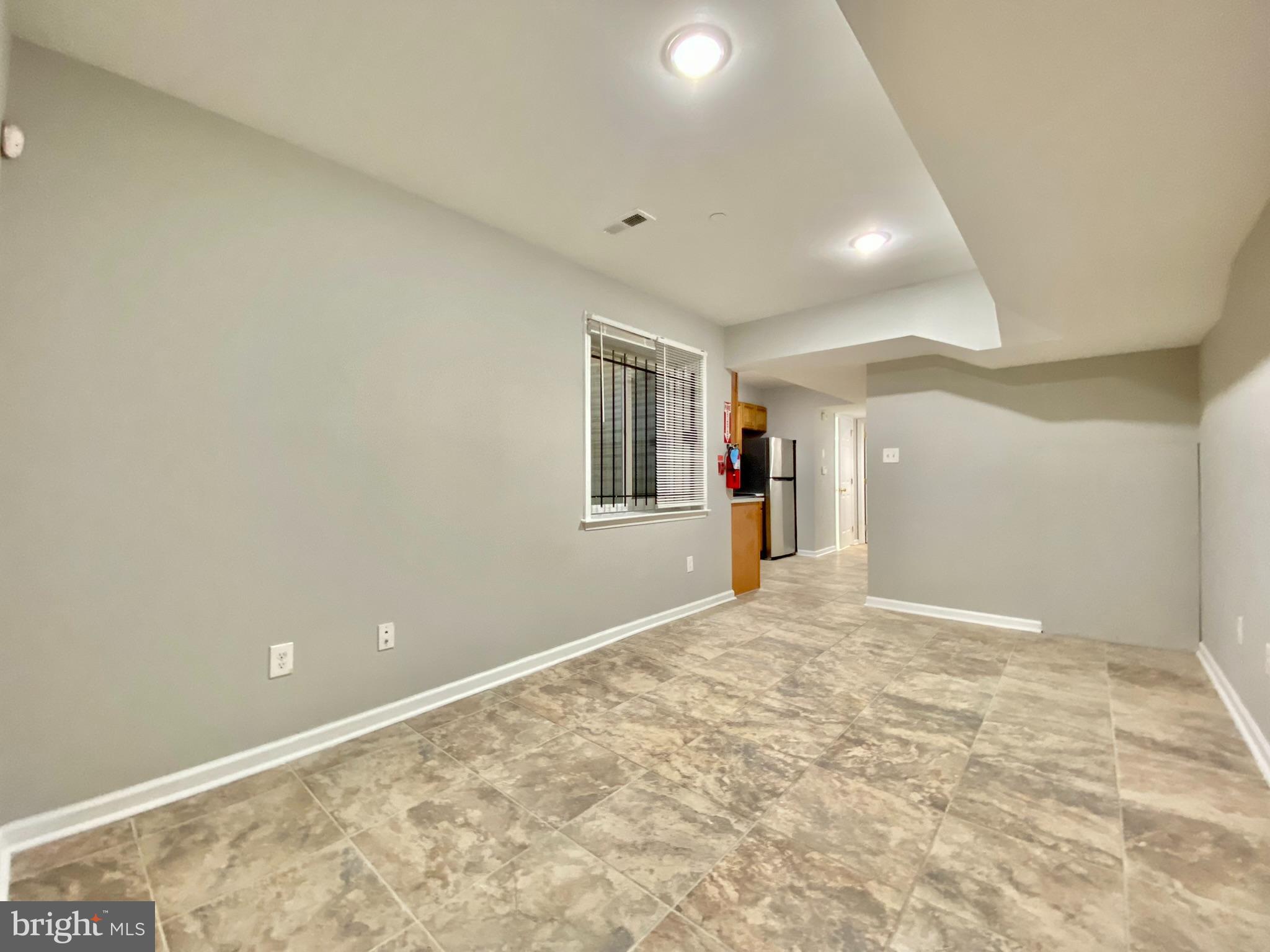 TEMPLE UNIVERSITY - Residential Lease