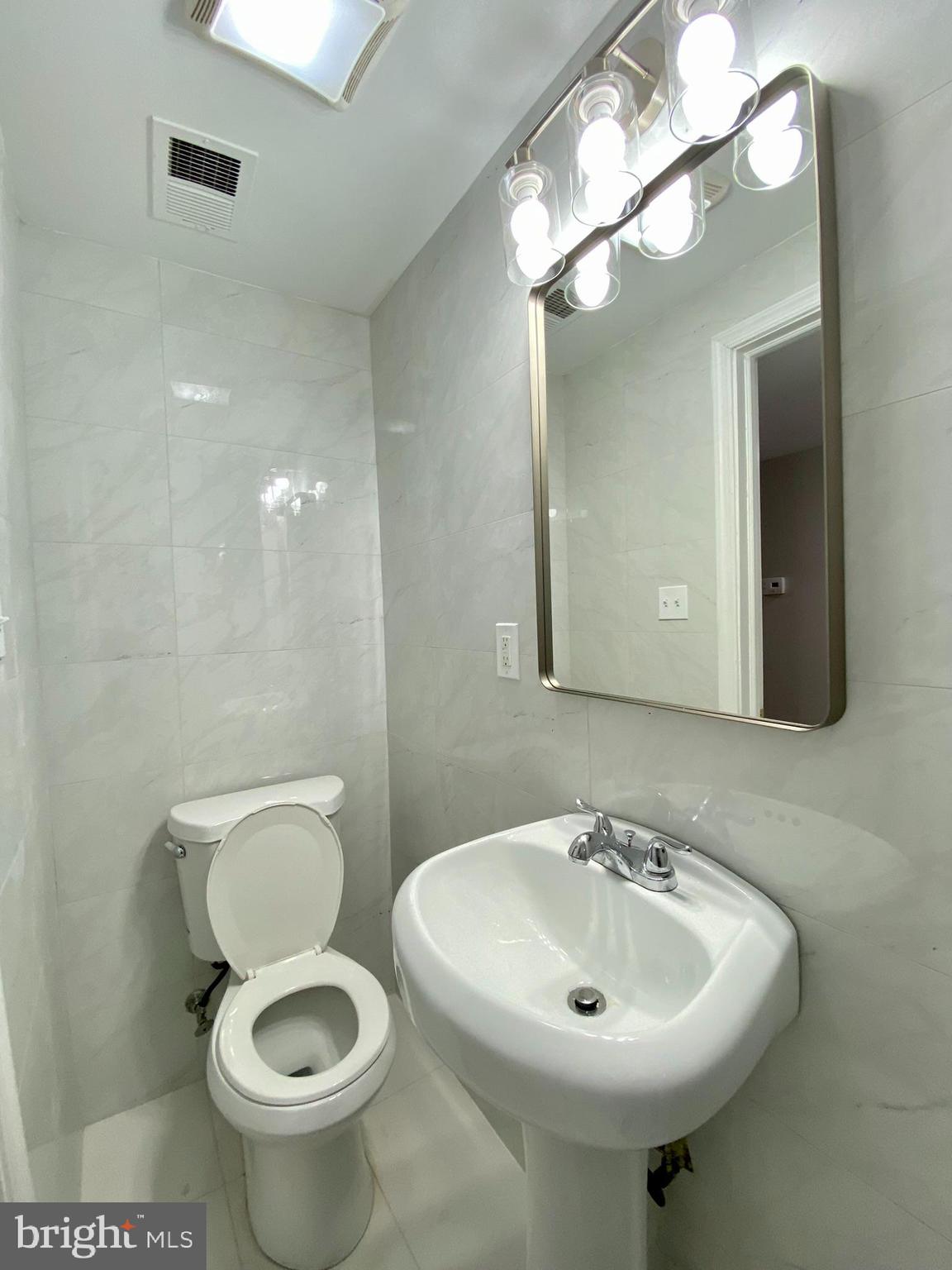 TEMPLE UNIVERSITY - Residential Lease