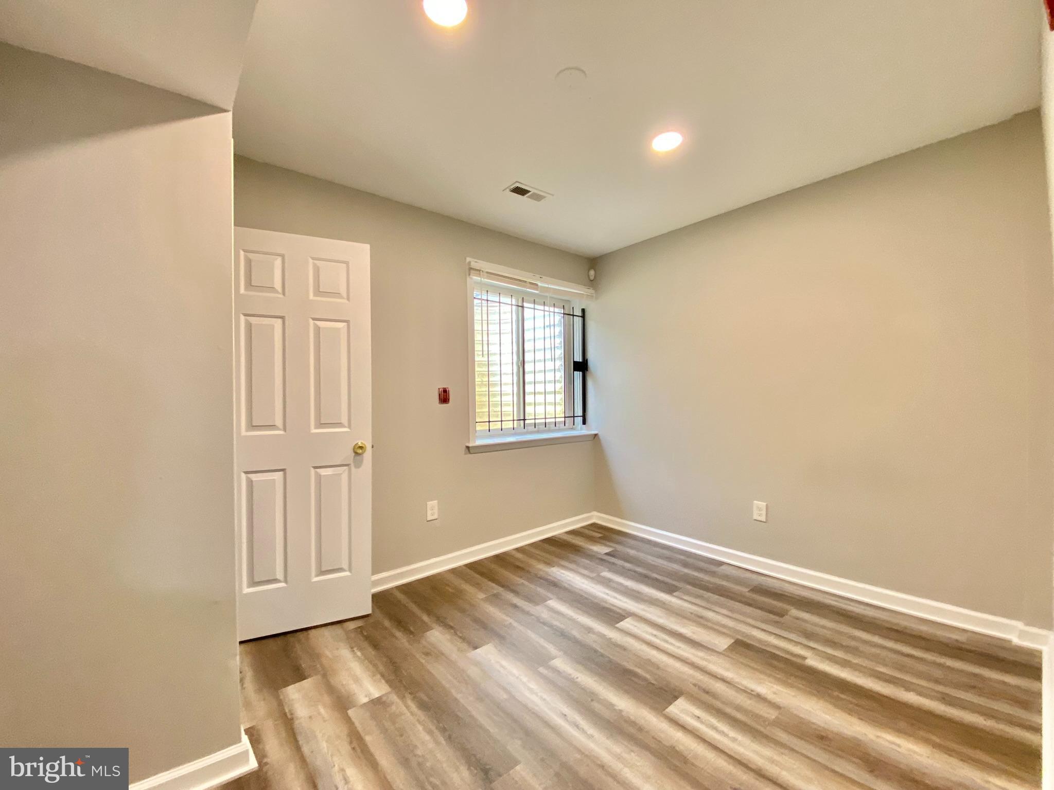 TEMPLE UNIVERSITY - Residential Lease