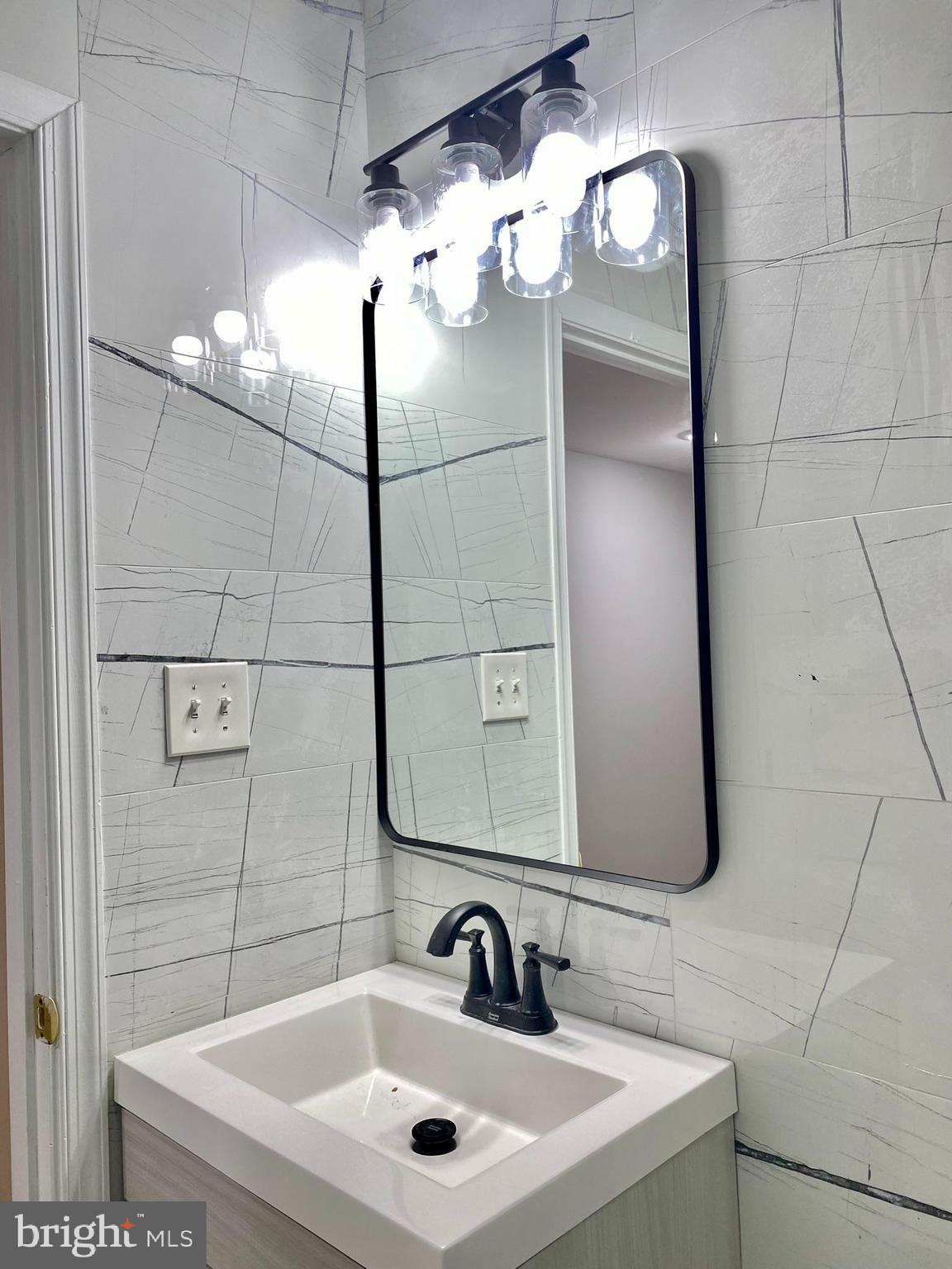 TEMPLE UNIVERSITY - Residential Lease