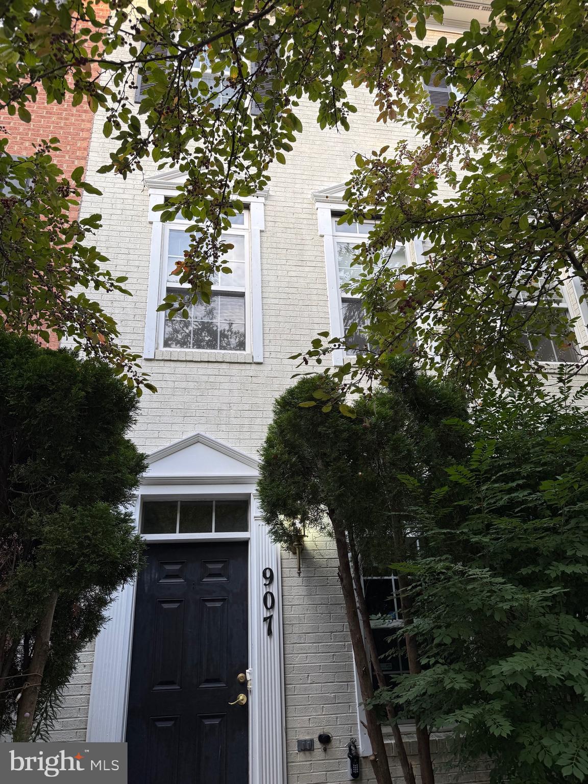 907 PLEASANT DRIVE
