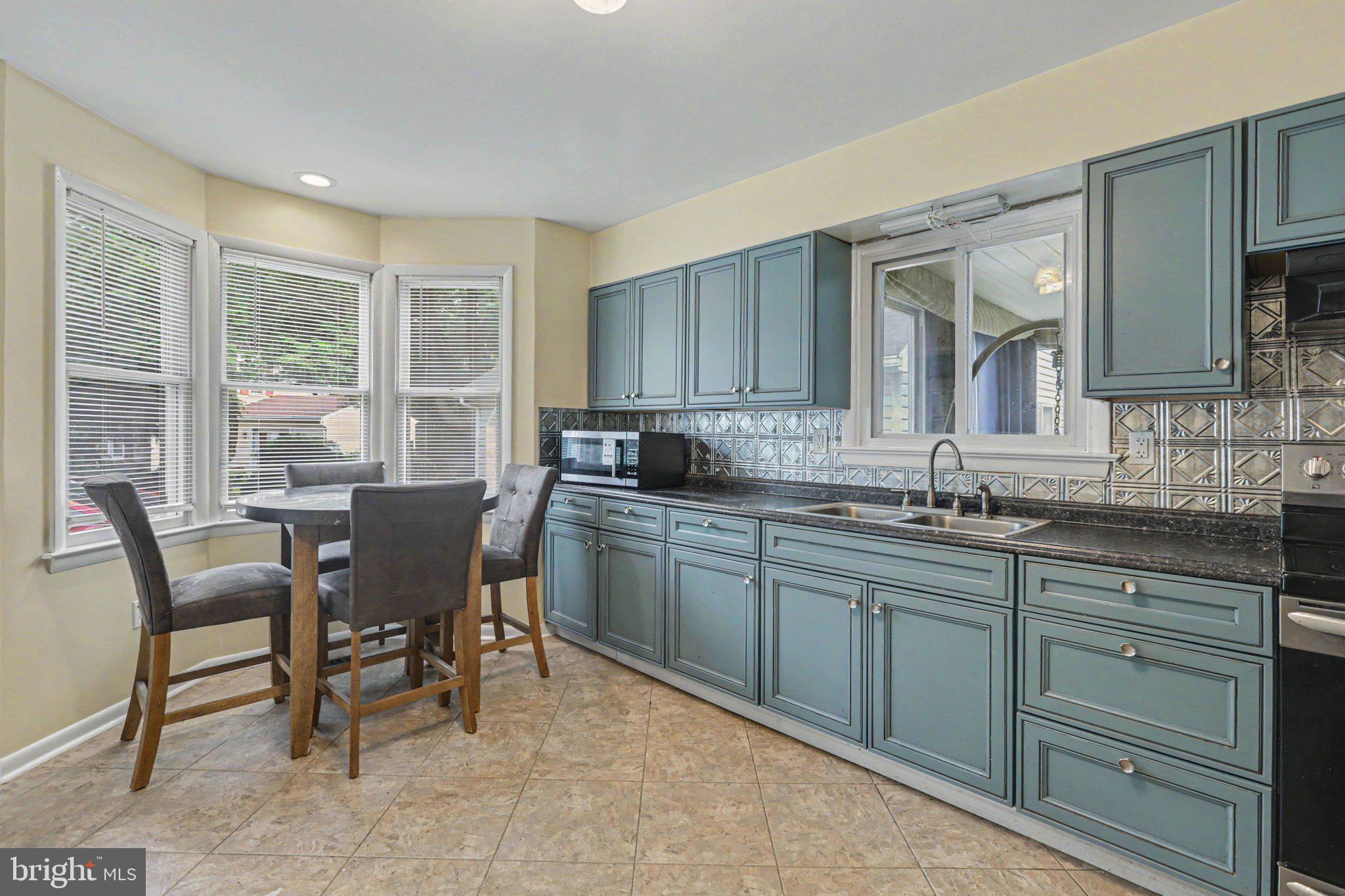 653 HILLSIDE AVENUE