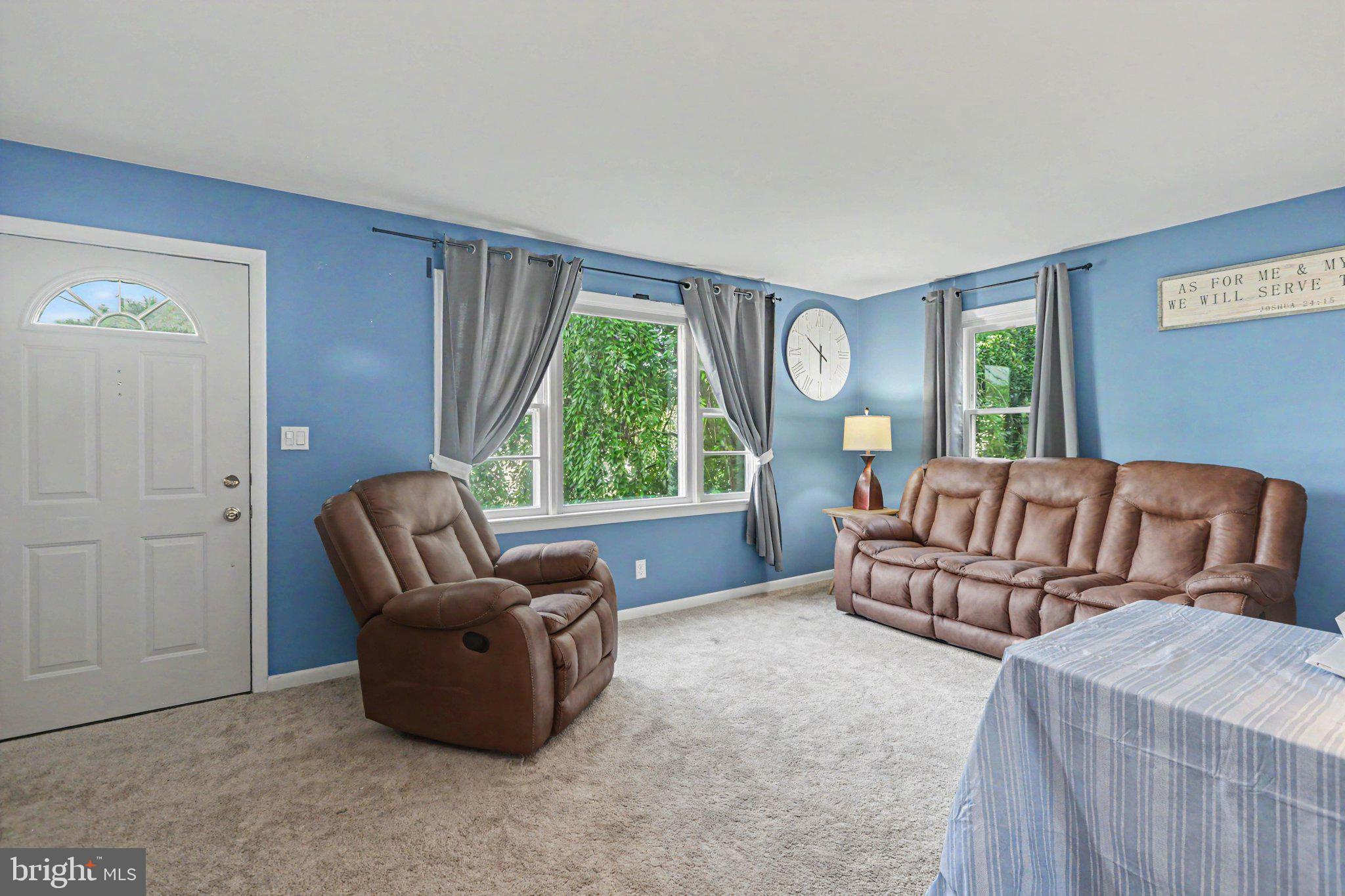 653 HILLSIDE AVENUE