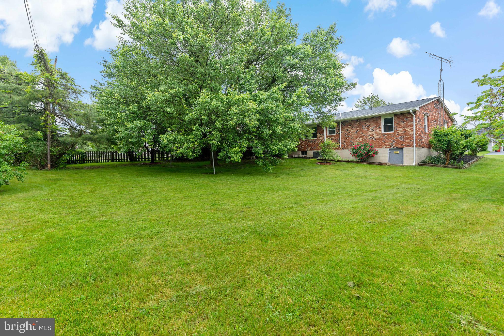 SKY-LIN PARK - Residential