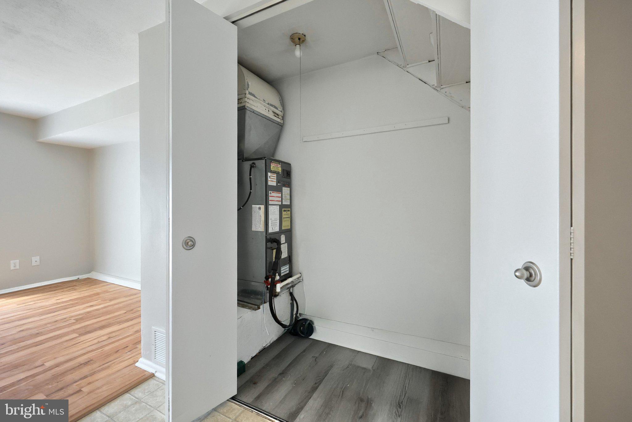 COLONY PARK - Residential