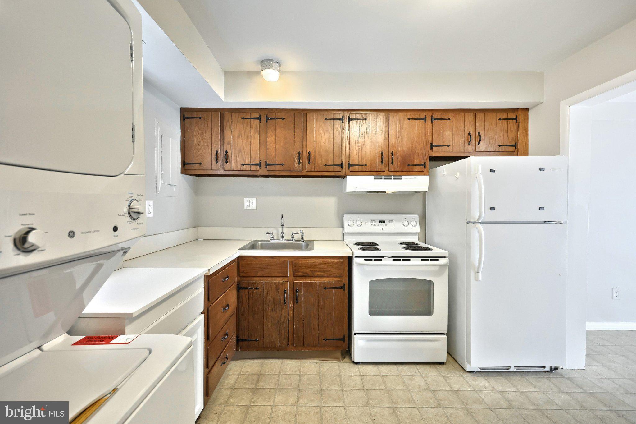 COLONY PARK - Residential