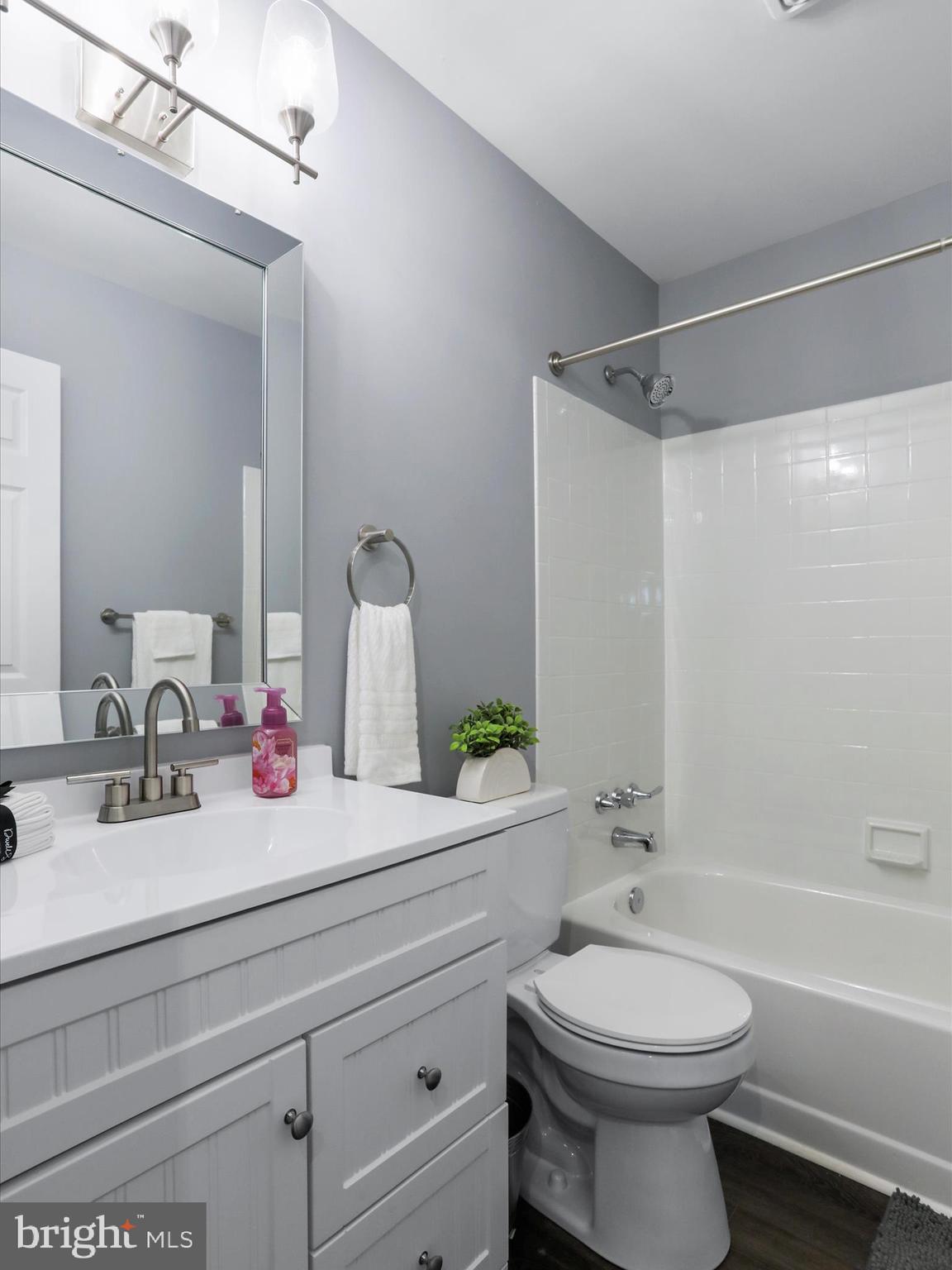 POTOMAC MANOR - Residential