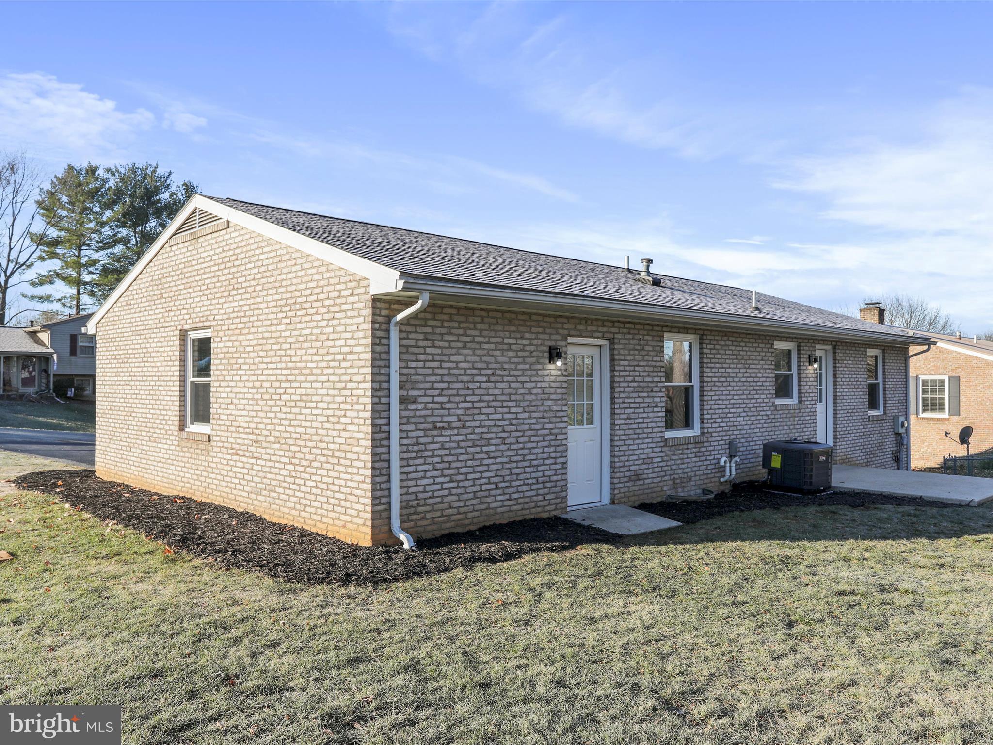 POTOMAC MANOR - Residential