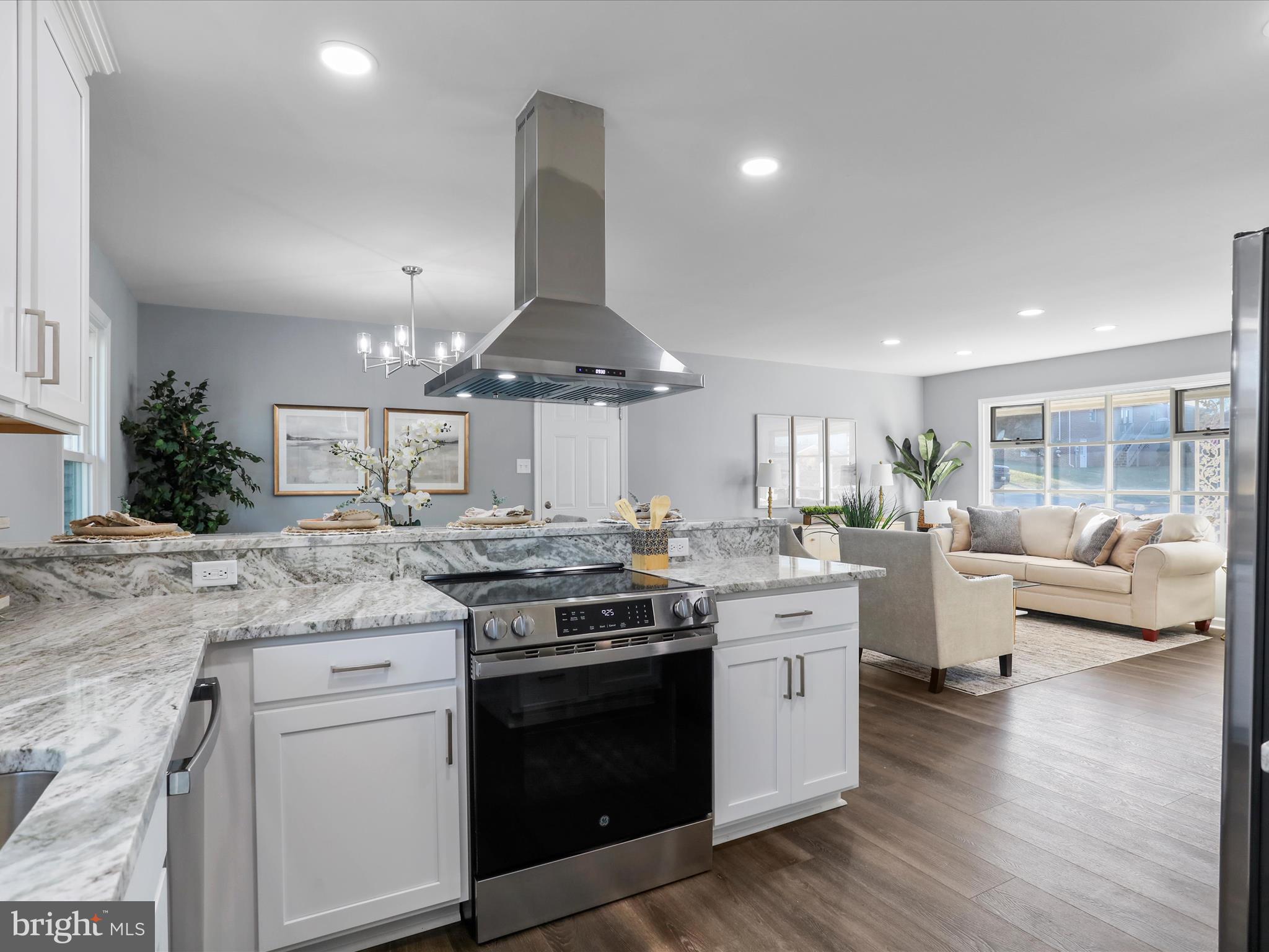 POTOMAC MANOR - Residential