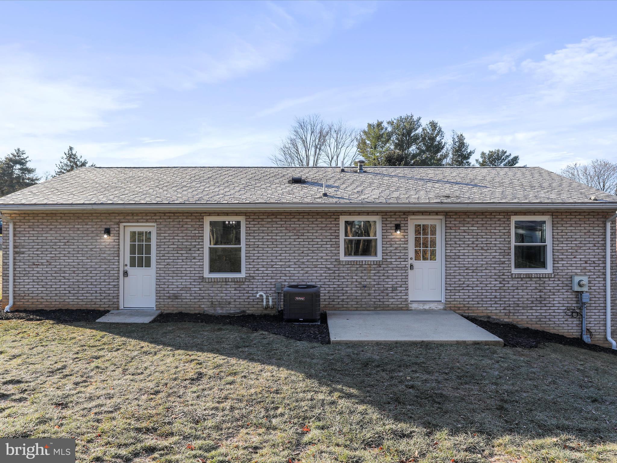 POTOMAC MANOR - Residential