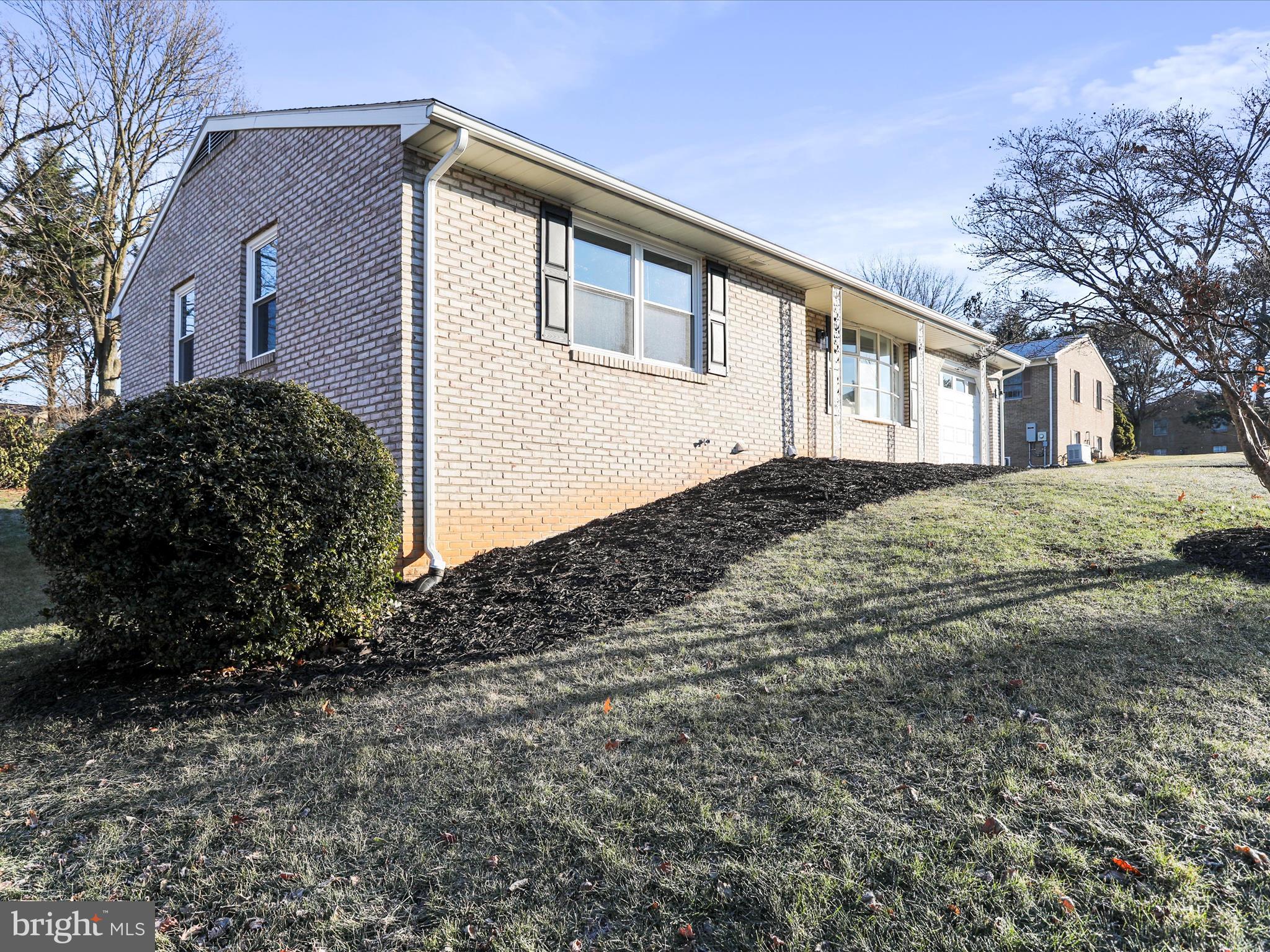 POTOMAC MANOR - Residential