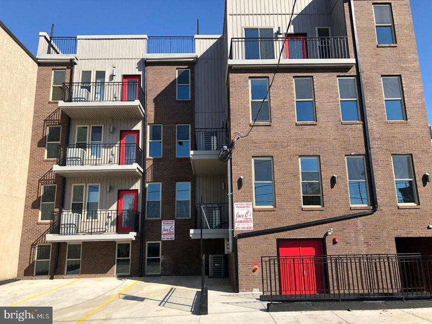 Now leasing! Unit 402 offers hardwood floors throughout, two bedrooms, full and half bath, laundry, and shared roof deck. Beautiful kitchen with quartz counter top, stainless steel appliances, and ceramic back splash. Awesome location! Convenient to public transportation and many great eateries such as WM Mulherin and Sons, Soup Kitchen Cafe, Pizza Brain, Cedar Point, and much more! Credit check, last month, and security required. Immediate Occupancy available!