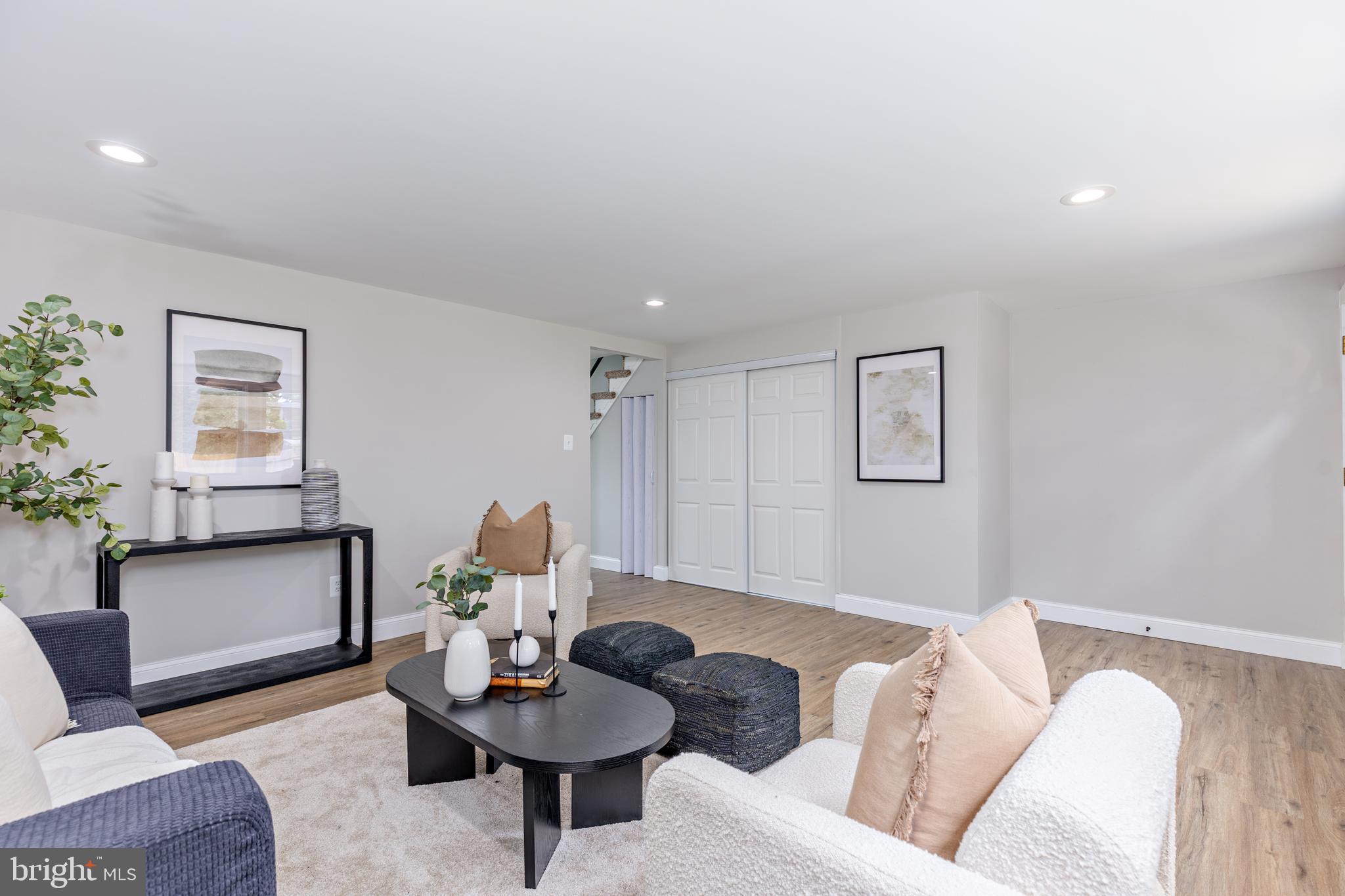 RIVERVIEW - Residential