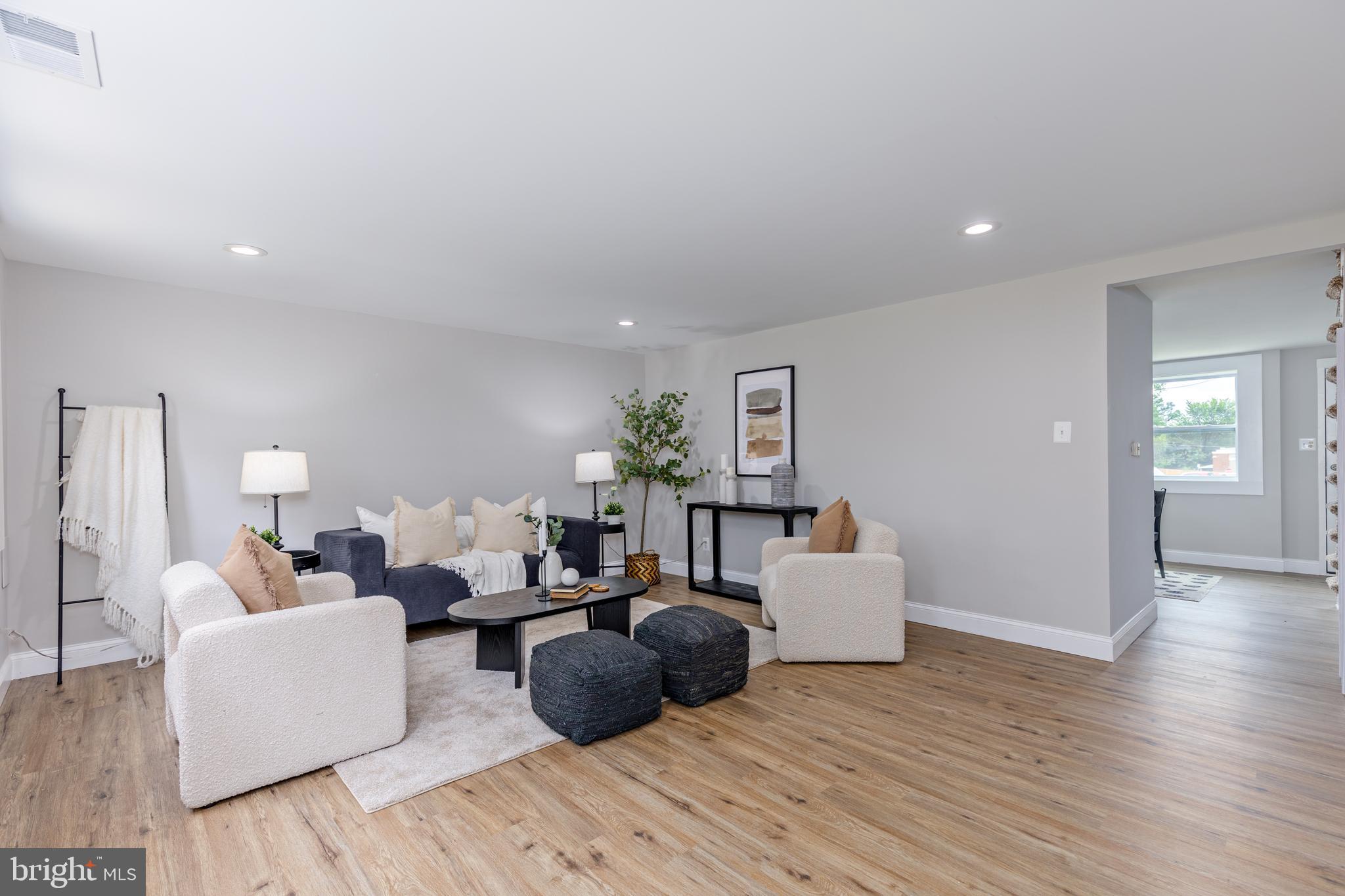 RIVERVIEW - Residential