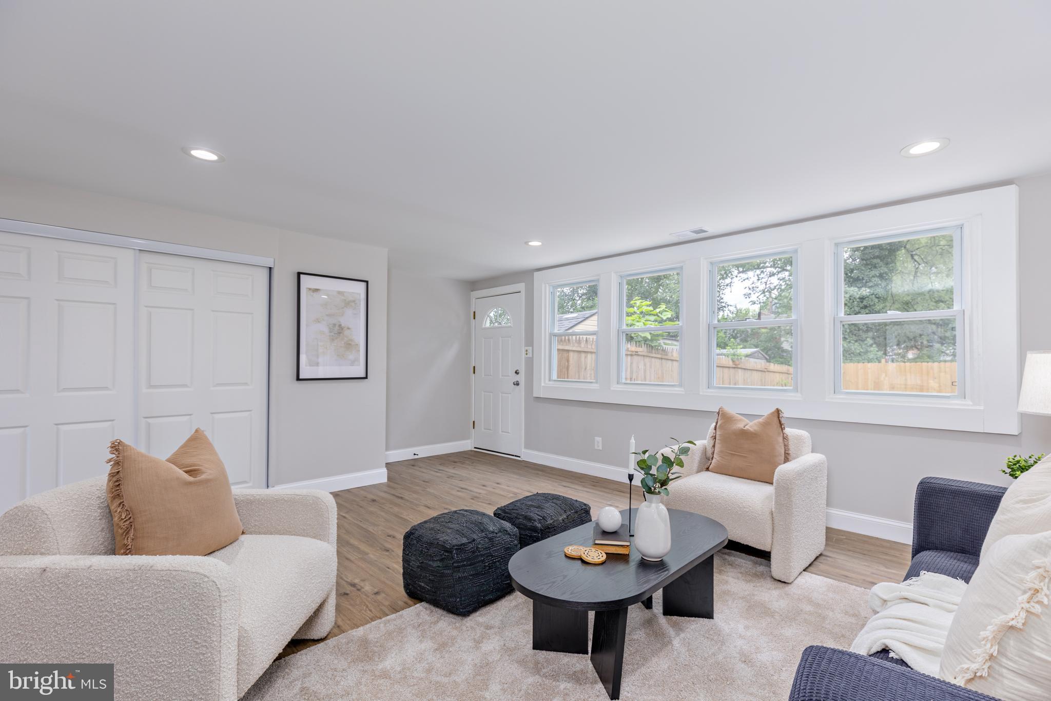 RIVERVIEW - Residential