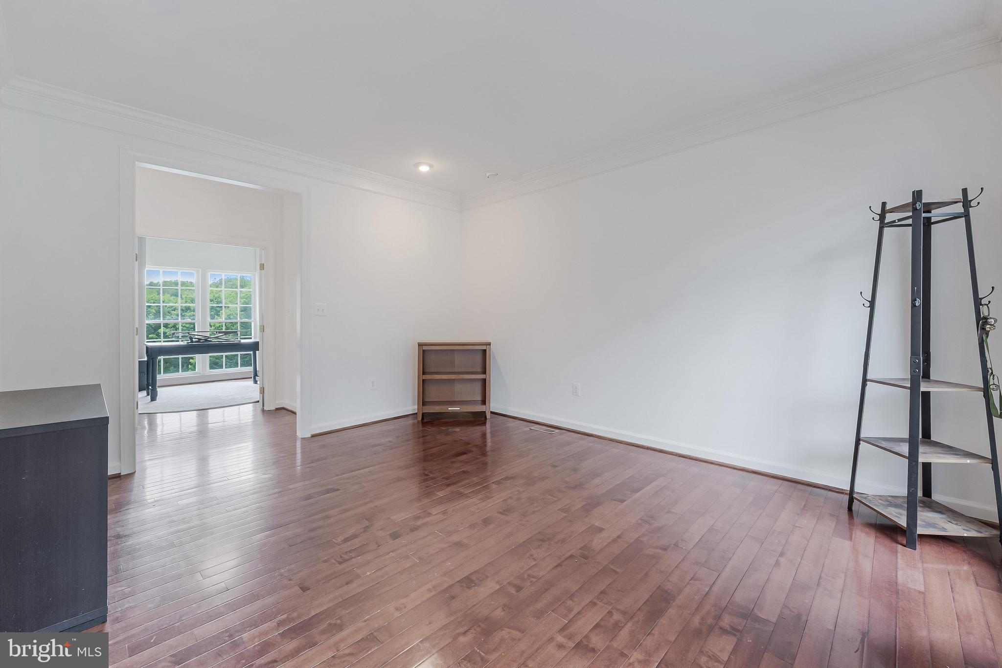 HILLSIDE MANOR - Residential