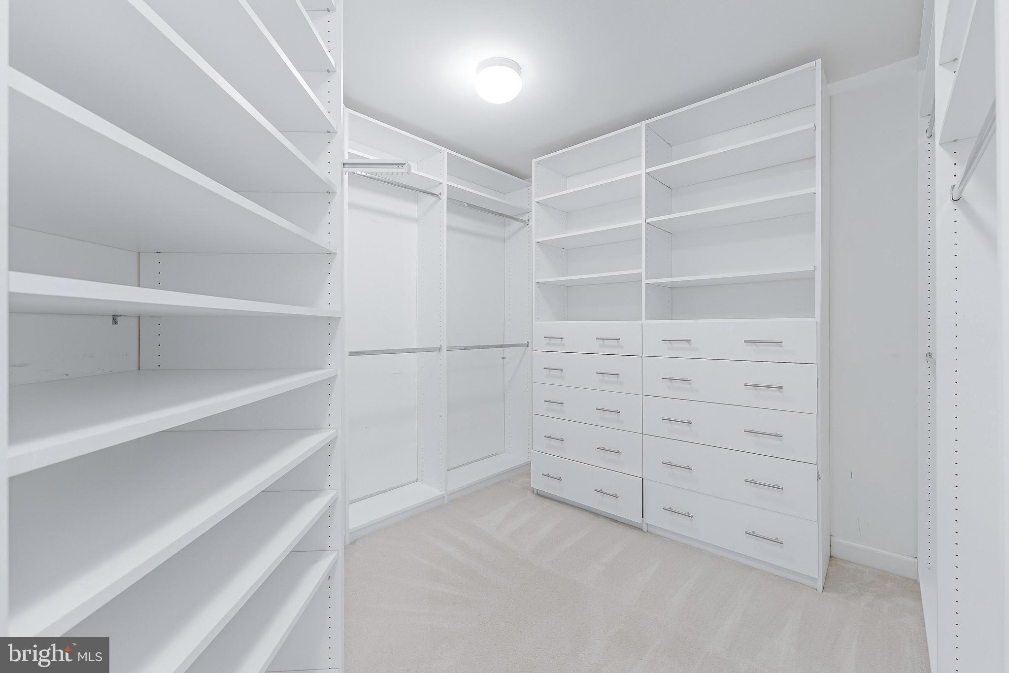 HILLSIDE MANOR - Residential