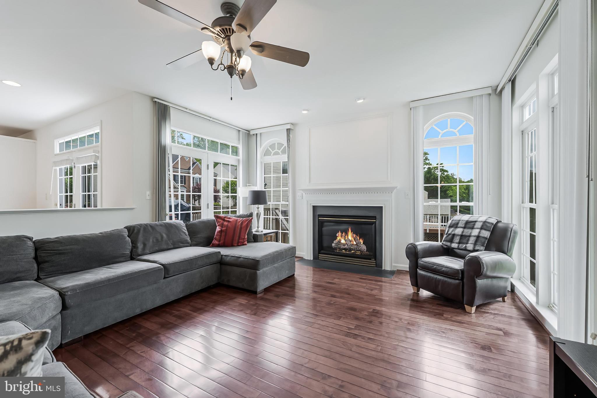 HILLSIDE MANOR - Residential