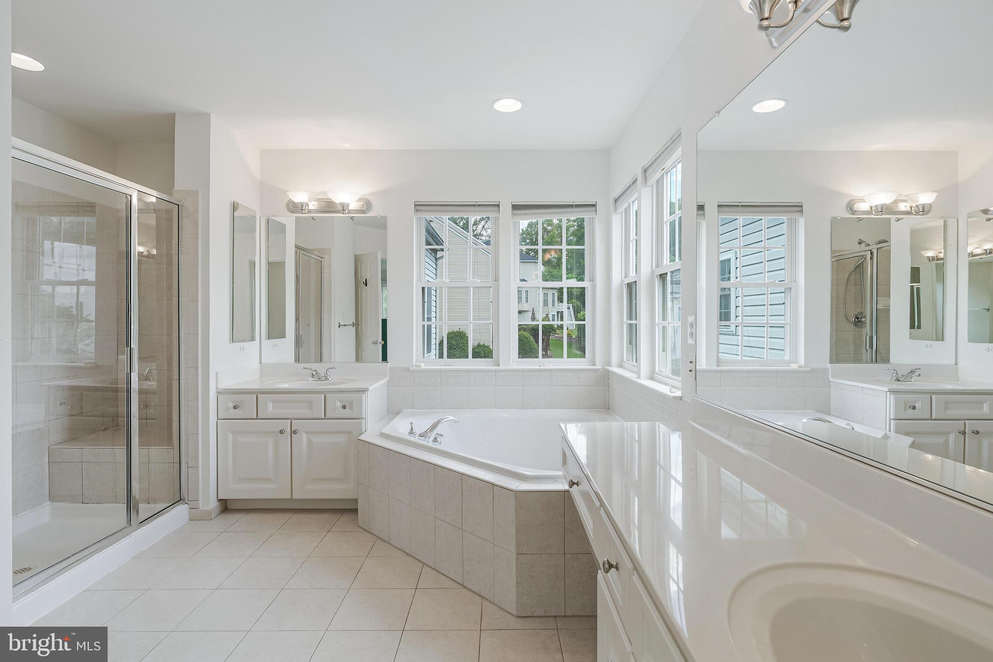 HILLSIDE MANOR - Residential