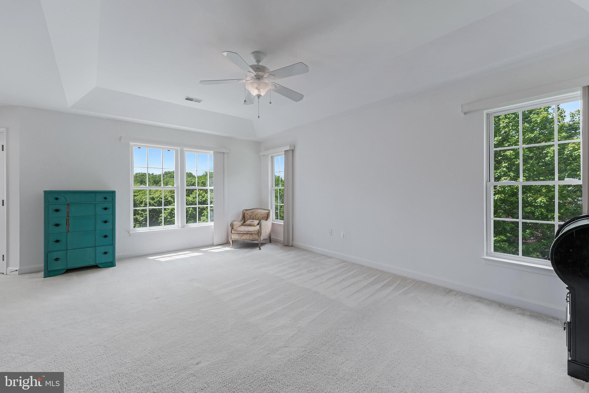 HILLSIDE MANOR - Residential