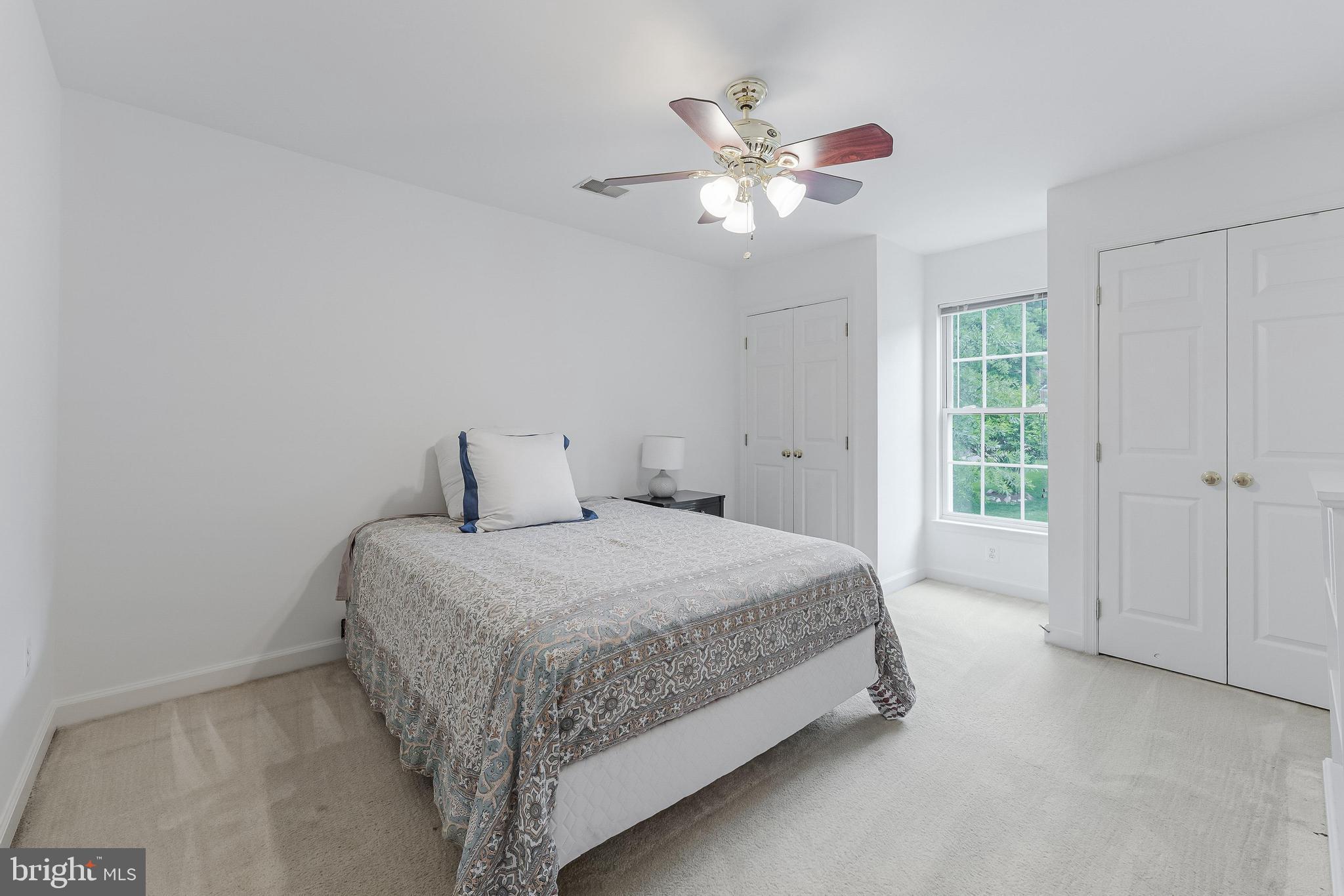 HILLSIDE MANOR - Residential