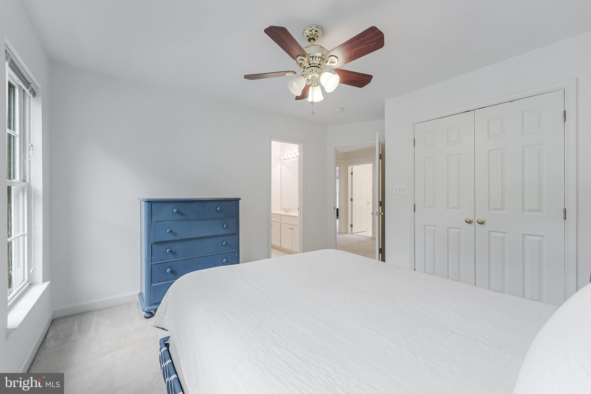 HILLSIDE MANOR - Residential