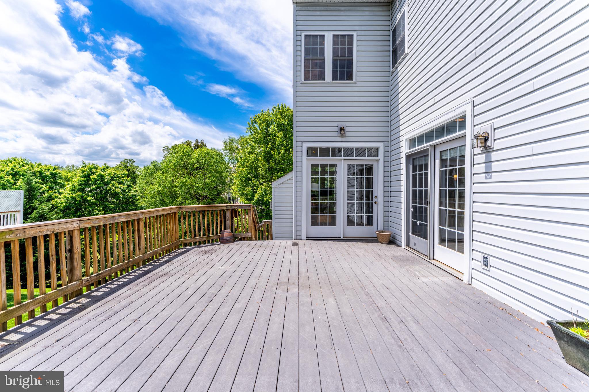 HILLSIDE MANOR - Residential