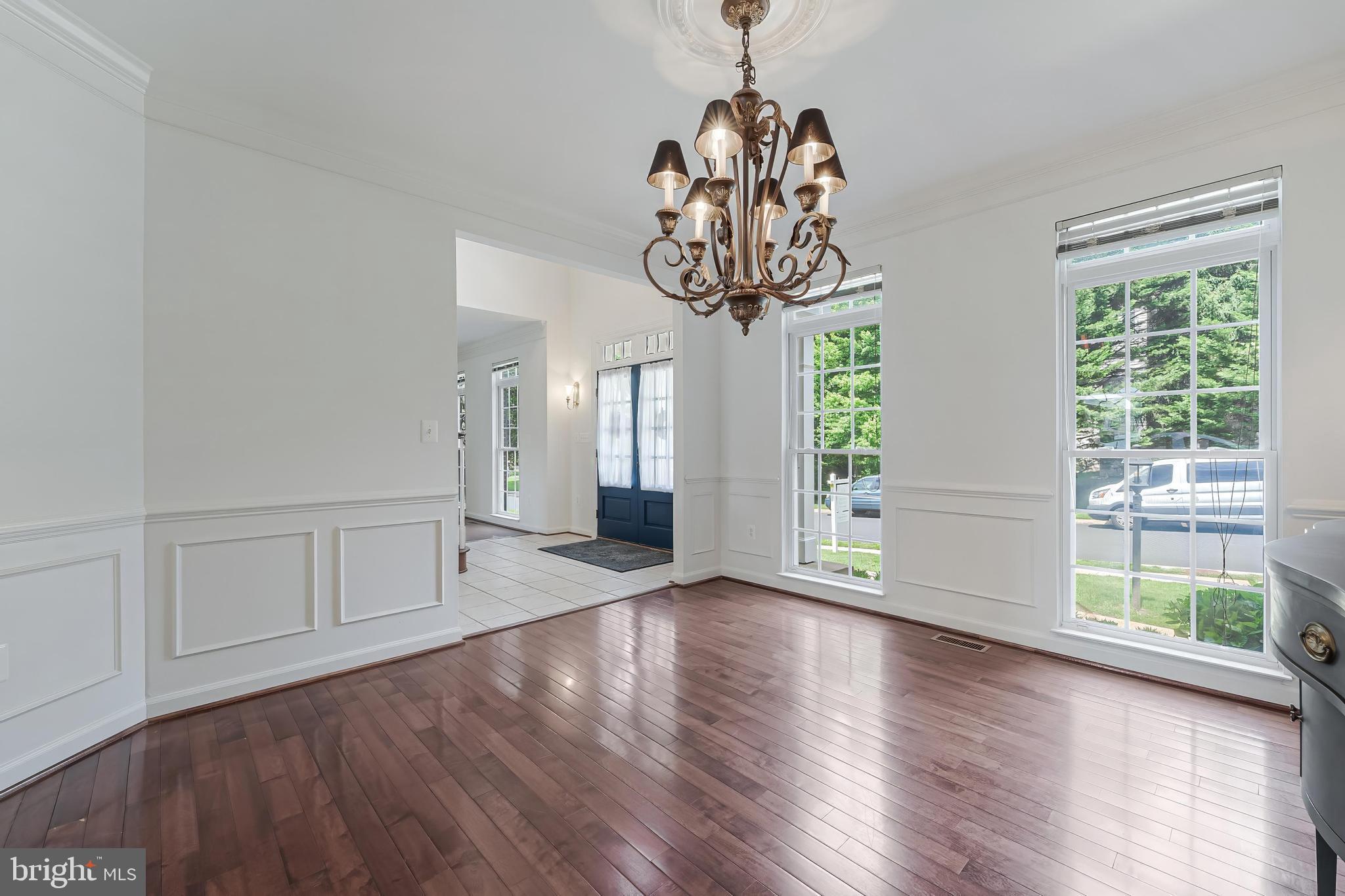 HILLSIDE MANOR - Residential