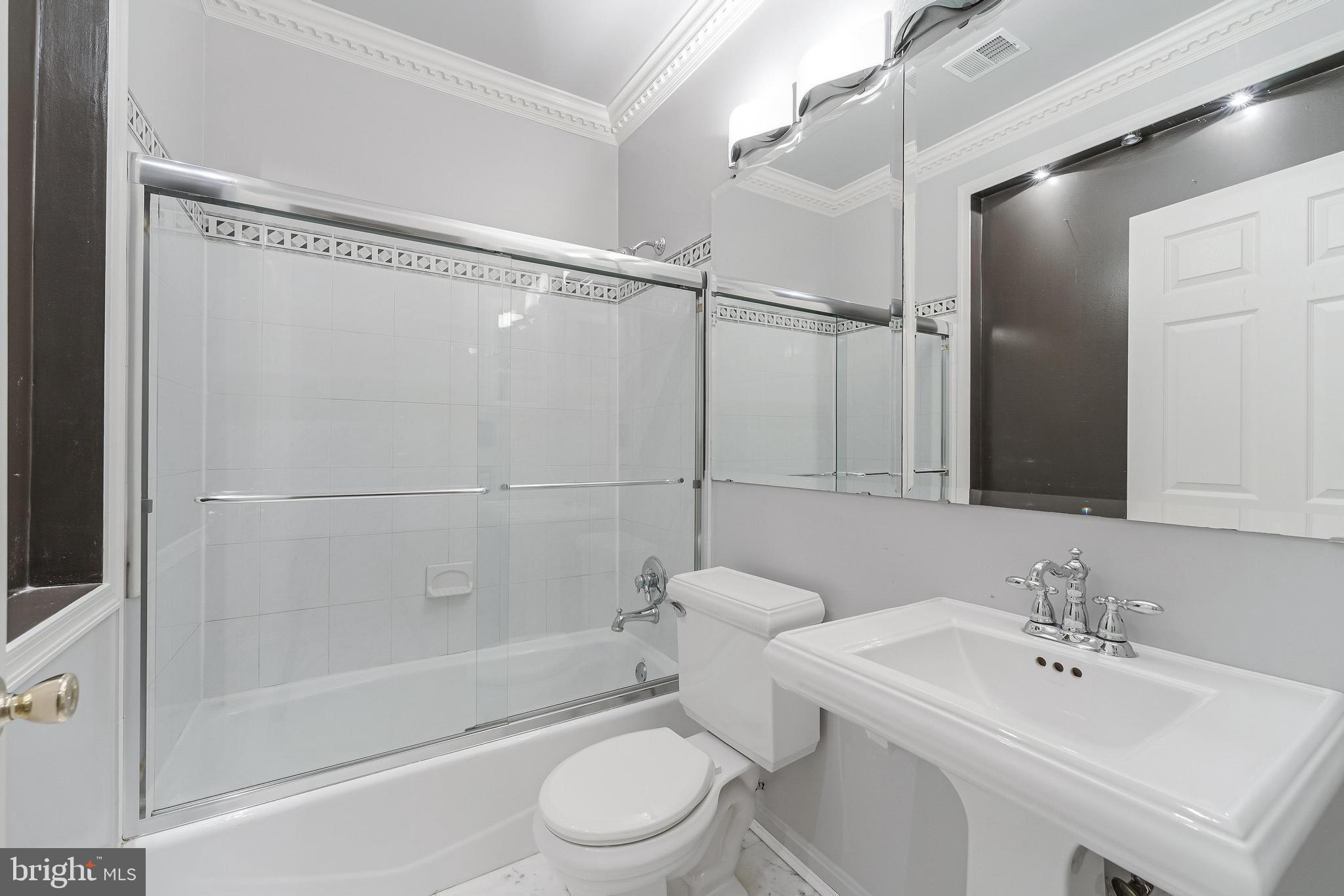 HILLSIDE MANOR - Residential