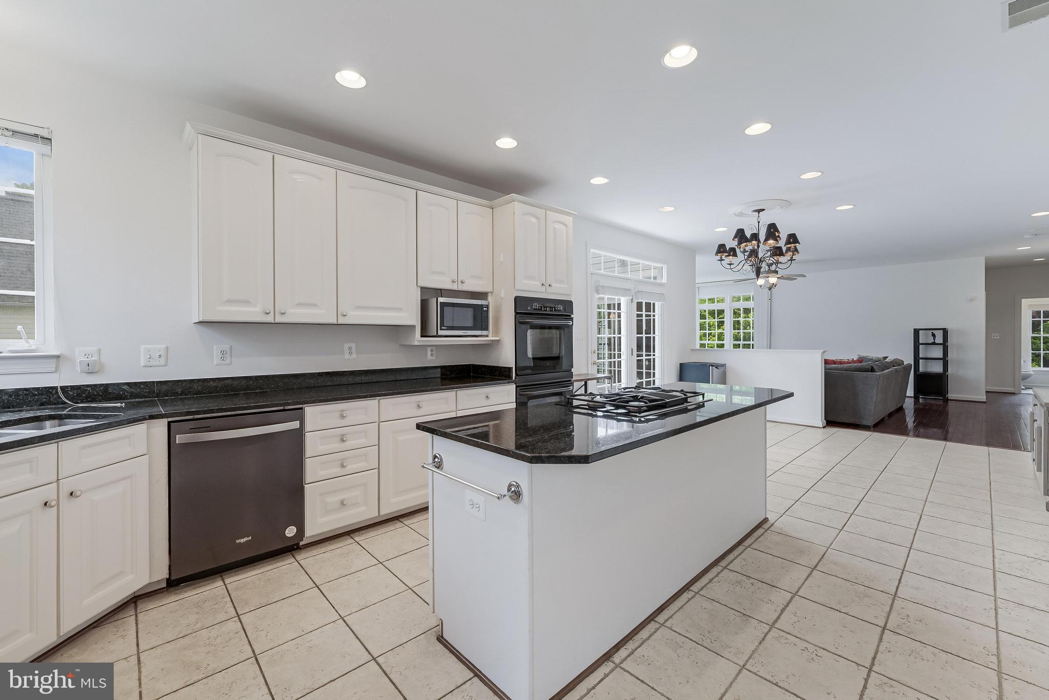 HILLSIDE MANOR - Residential