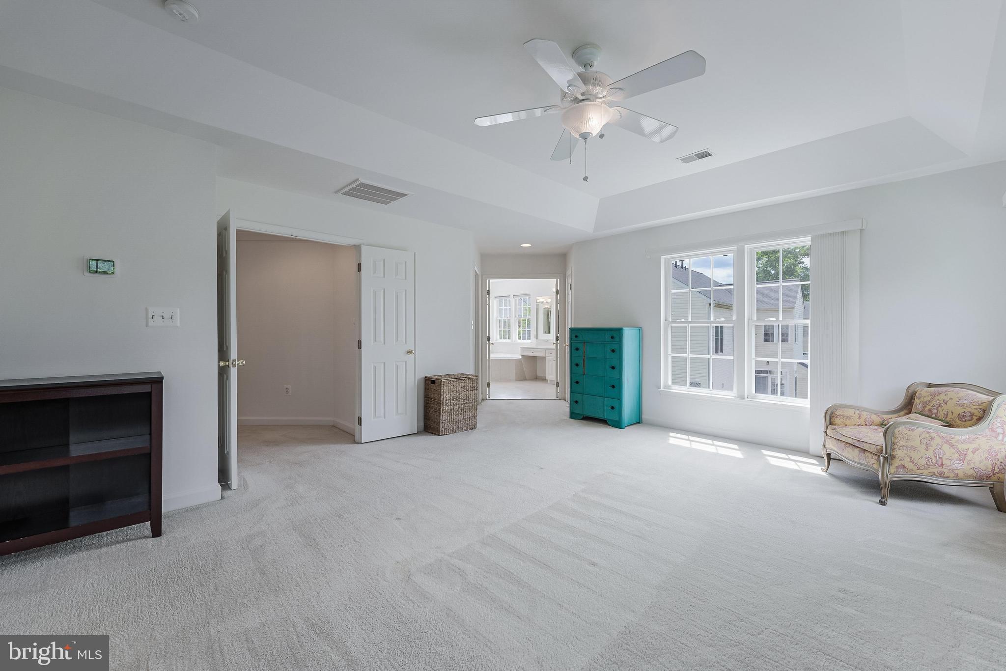 HILLSIDE MANOR - Residential