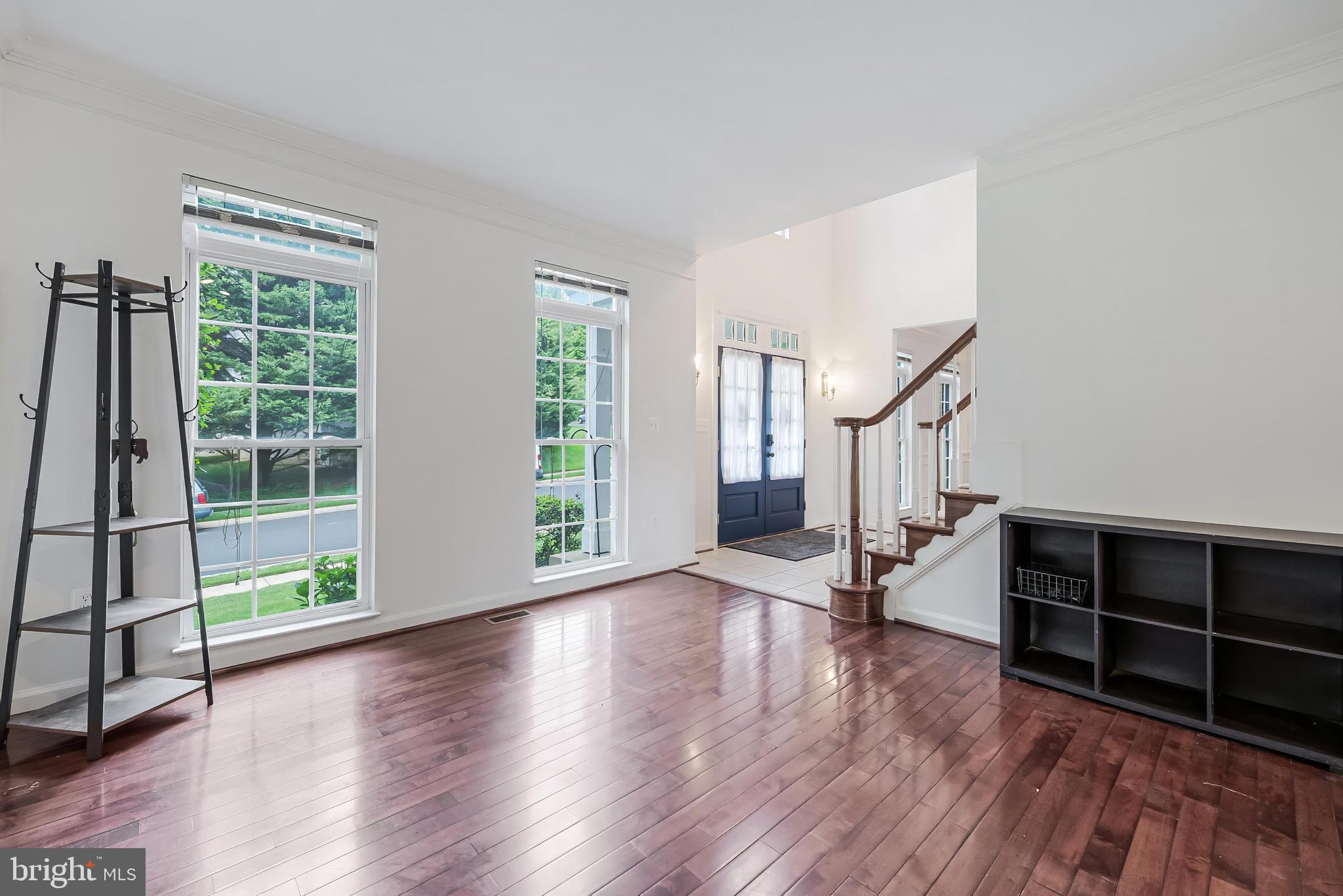 HILLSIDE MANOR - Residential