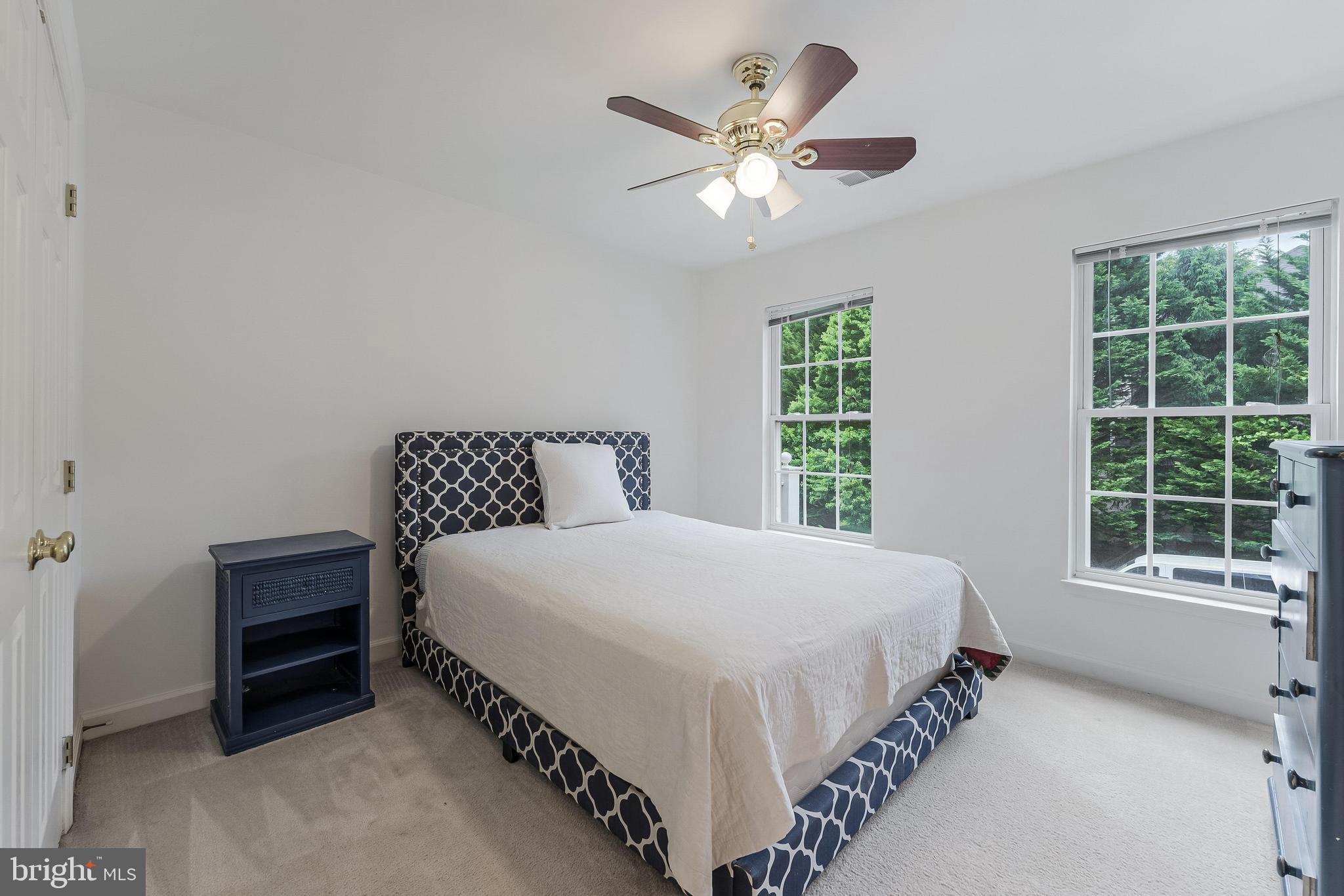 HILLSIDE MANOR - Residential