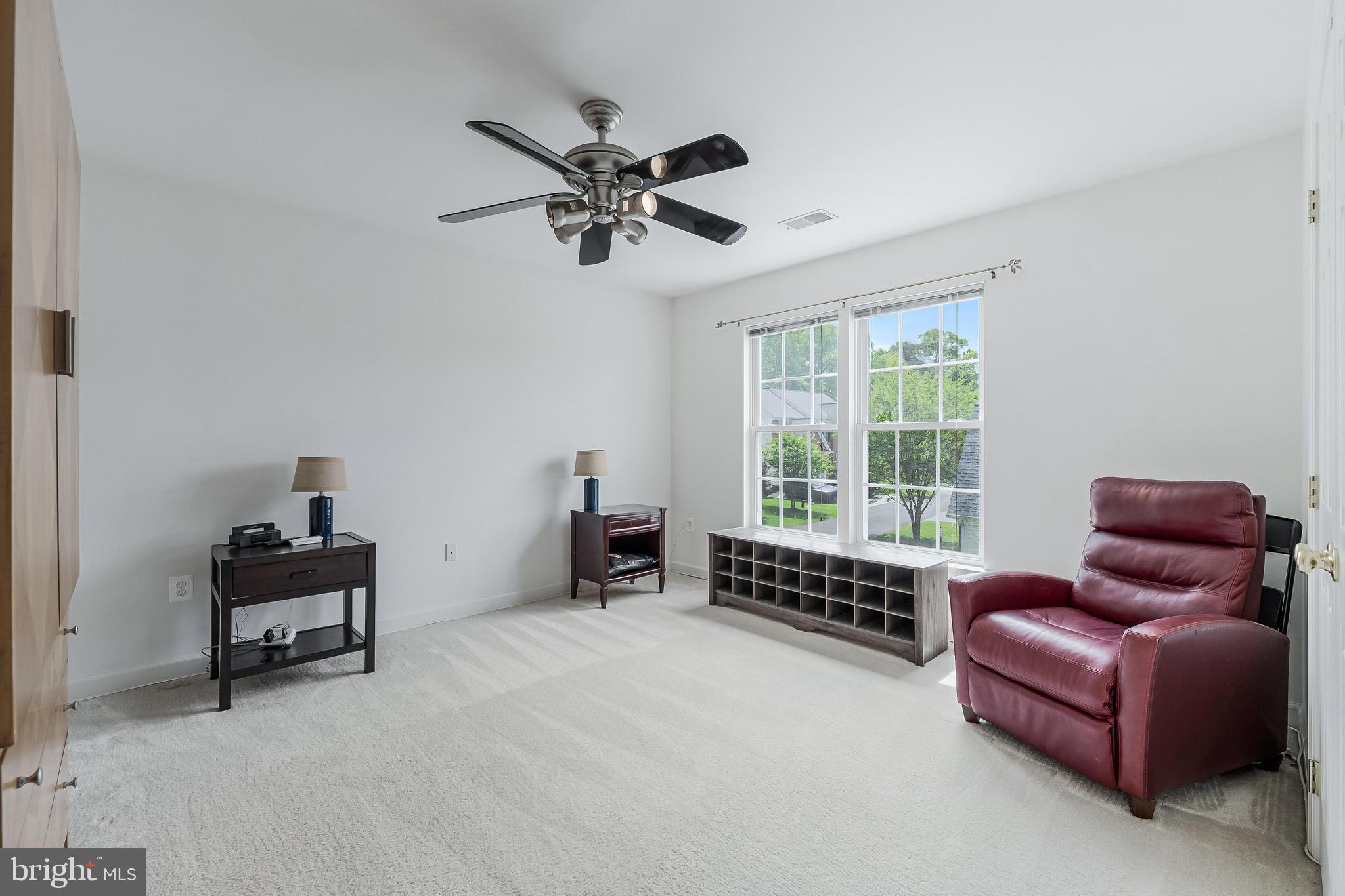 HILLSIDE MANOR - Residential