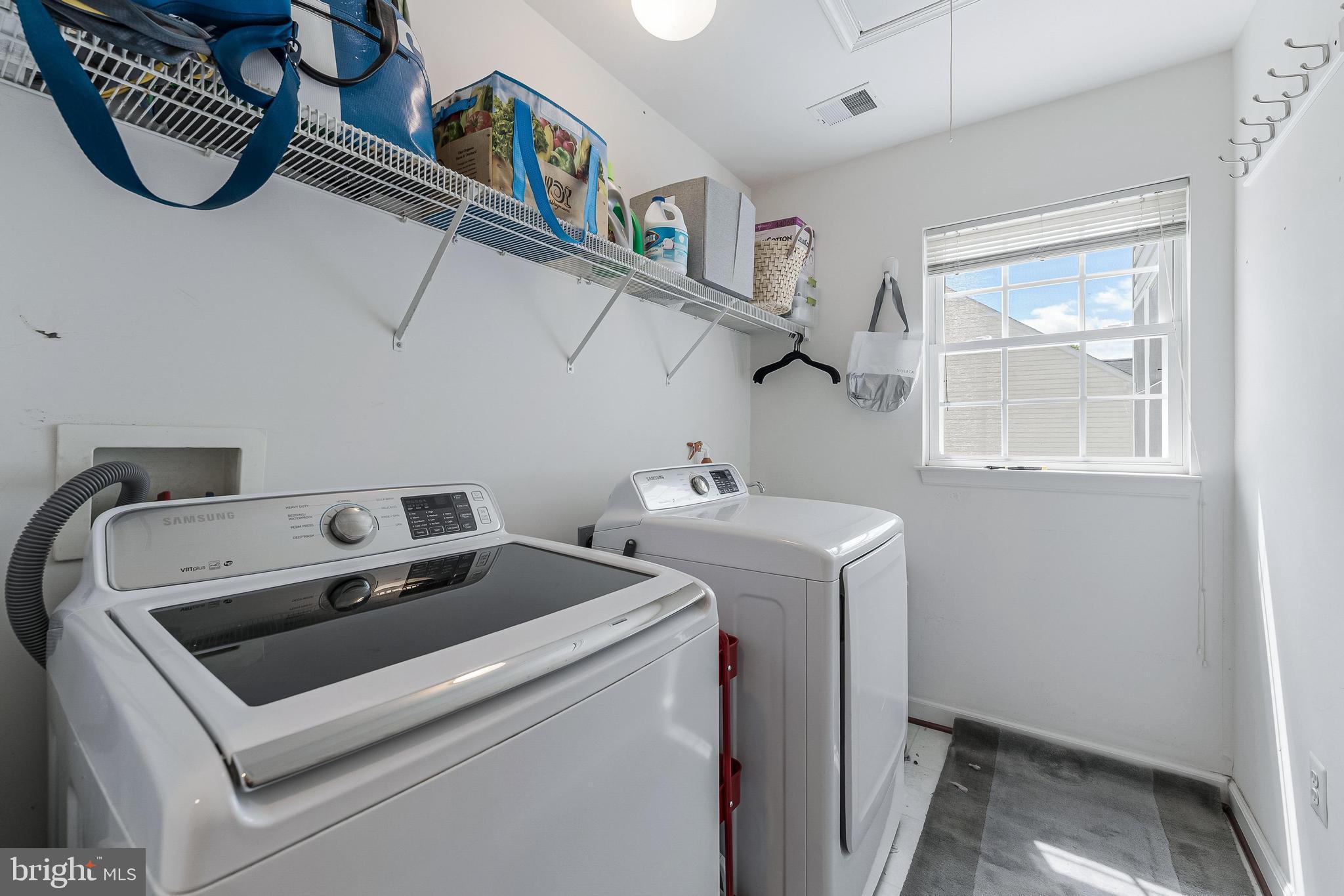 HILLSIDE MANOR - Residential