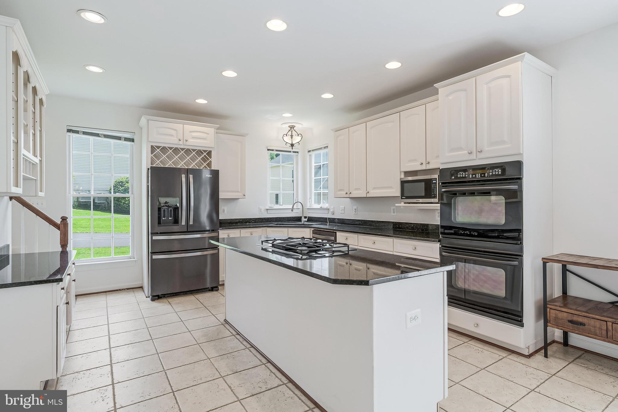 HILLSIDE MANOR - Residential