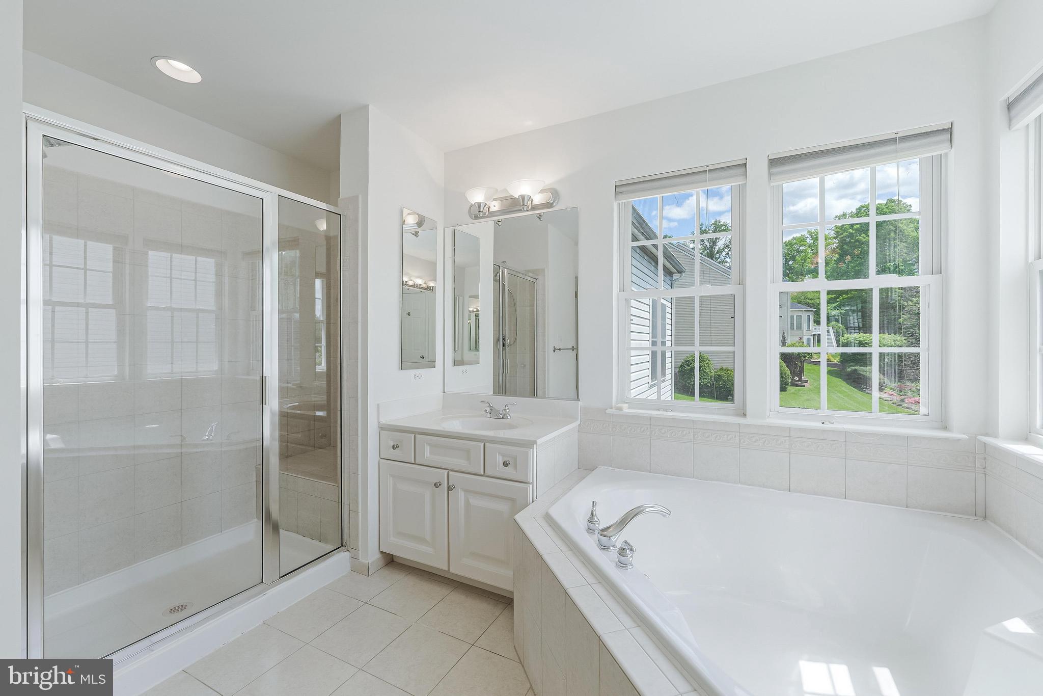 HILLSIDE MANOR - Residential