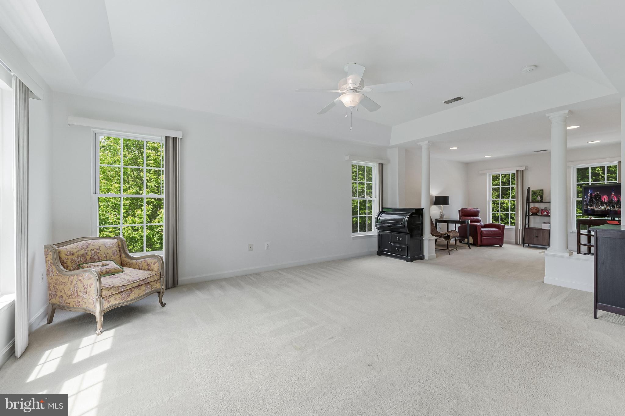 HILLSIDE MANOR - Residential