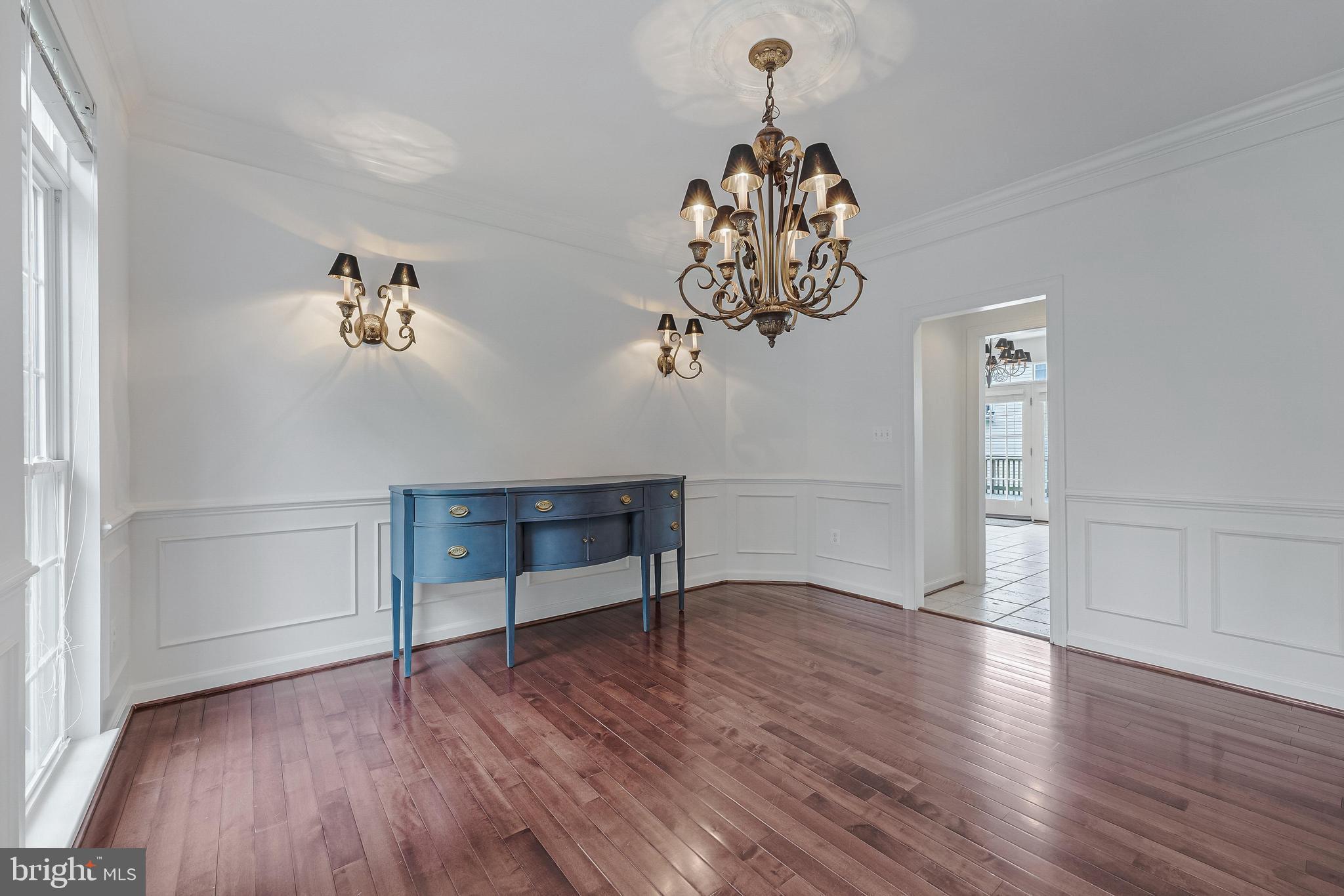 HILLSIDE MANOR - Residential