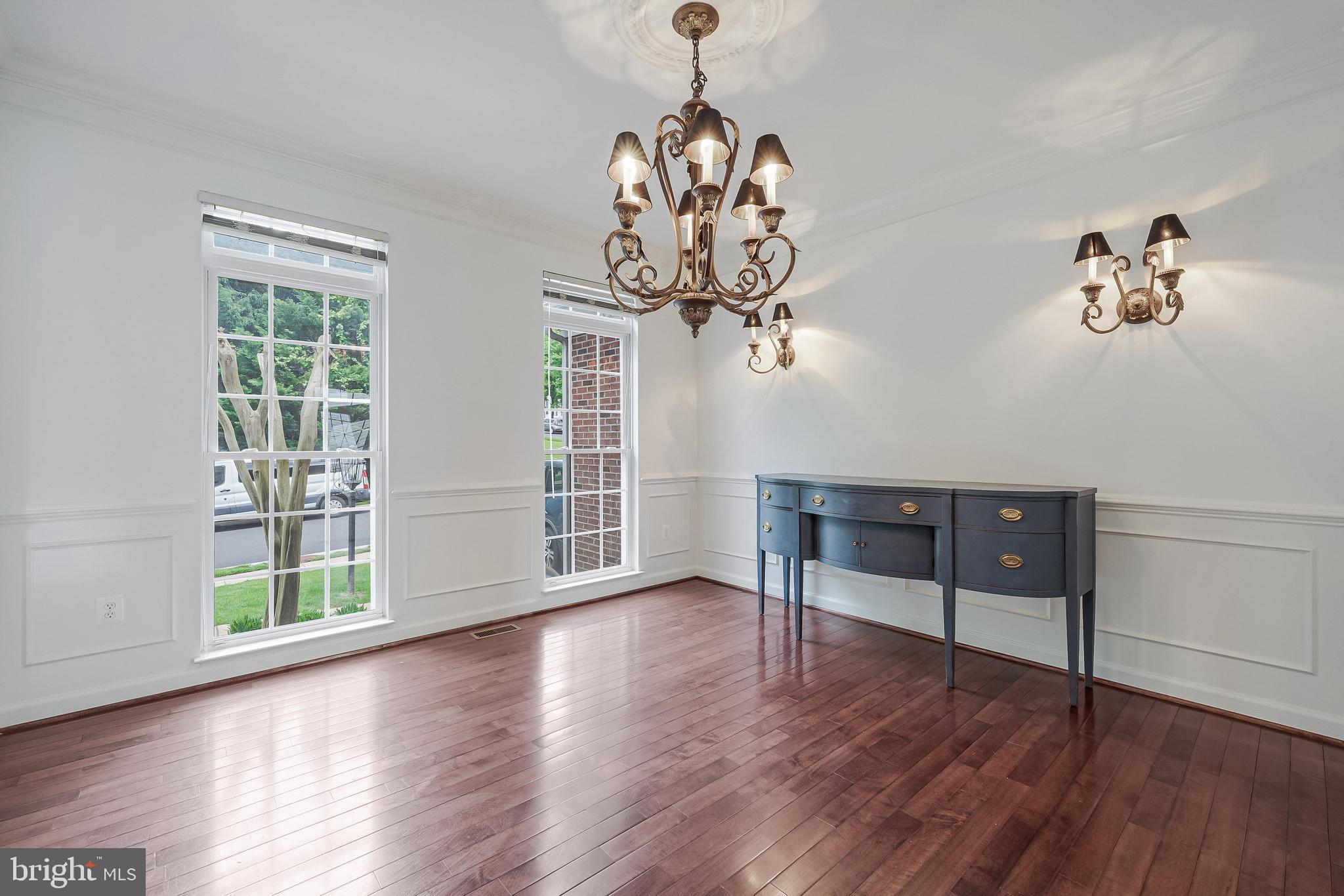 HILLSIDE MANOR - Residential