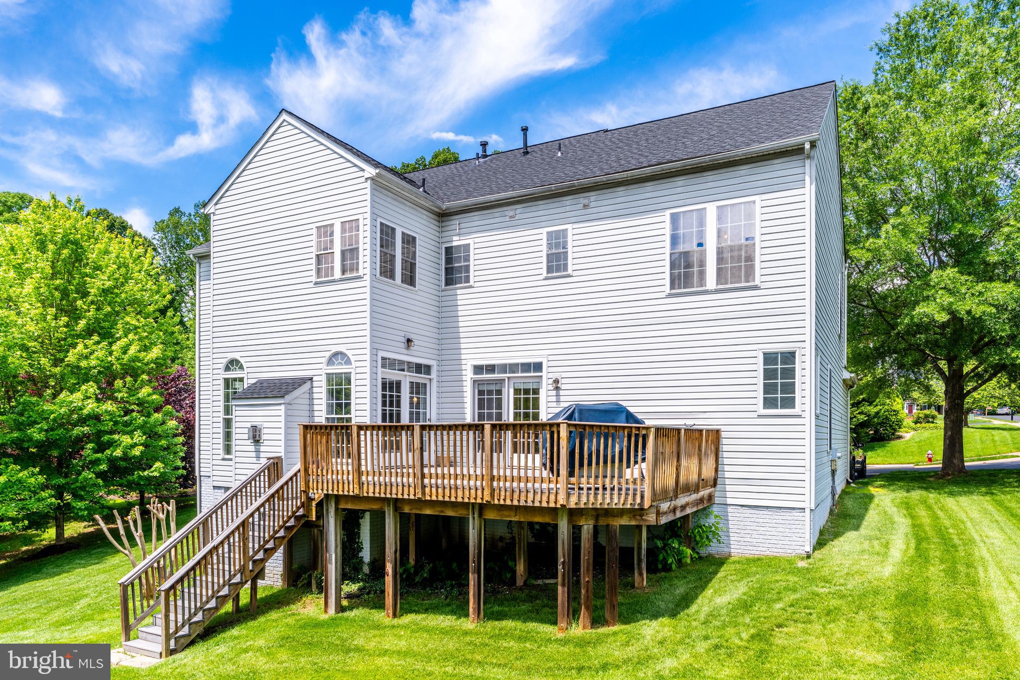 HILLSIDE MANOR - Residential